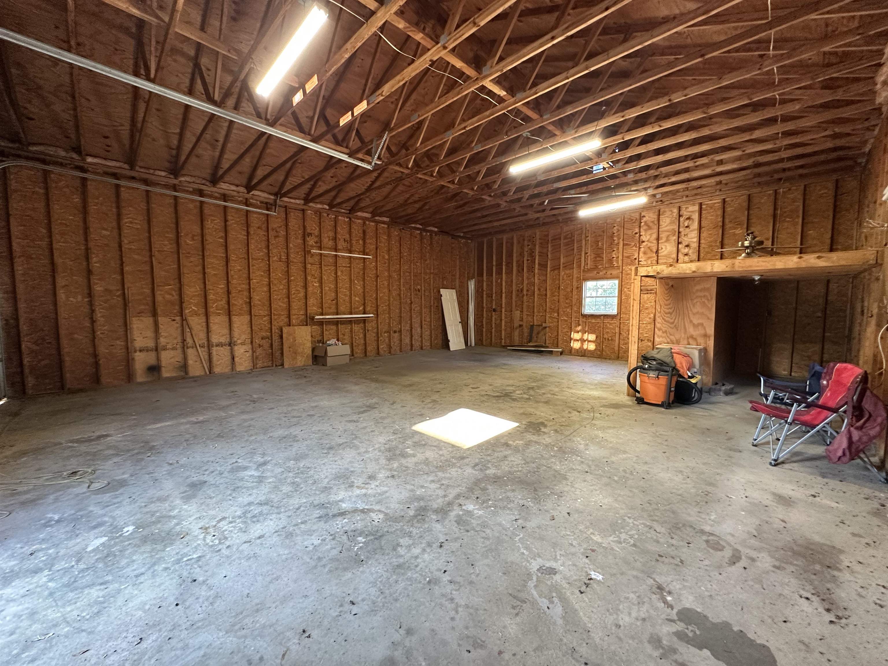 94 New Renfroe St Property Photo 6