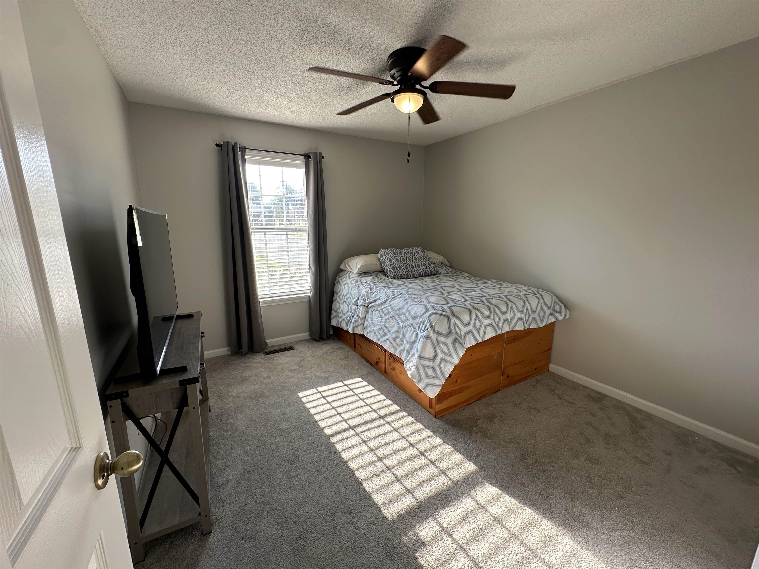 94 New Renfroe St Property Photo 16