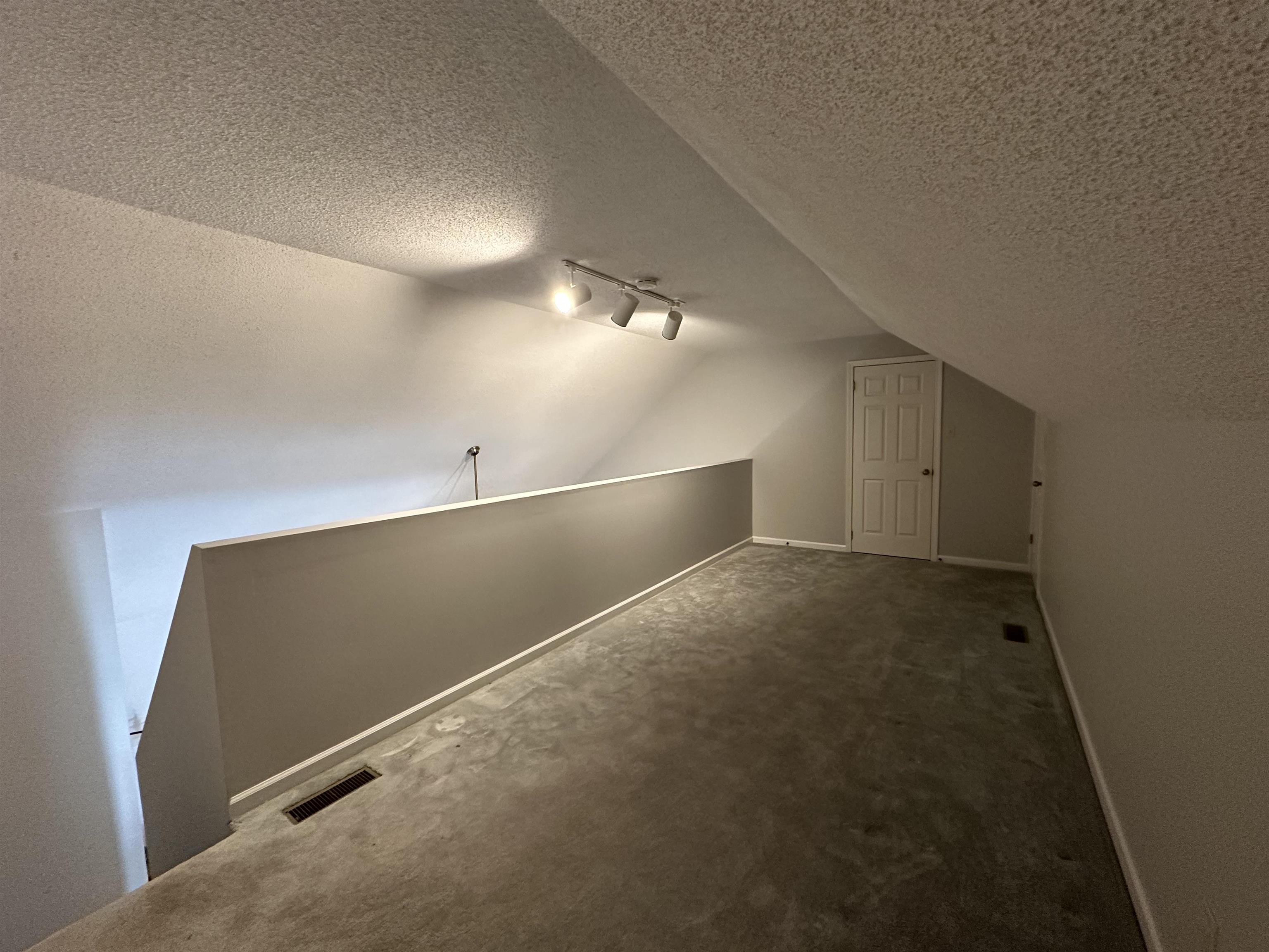 94 New Renfroe St Property Photo 19