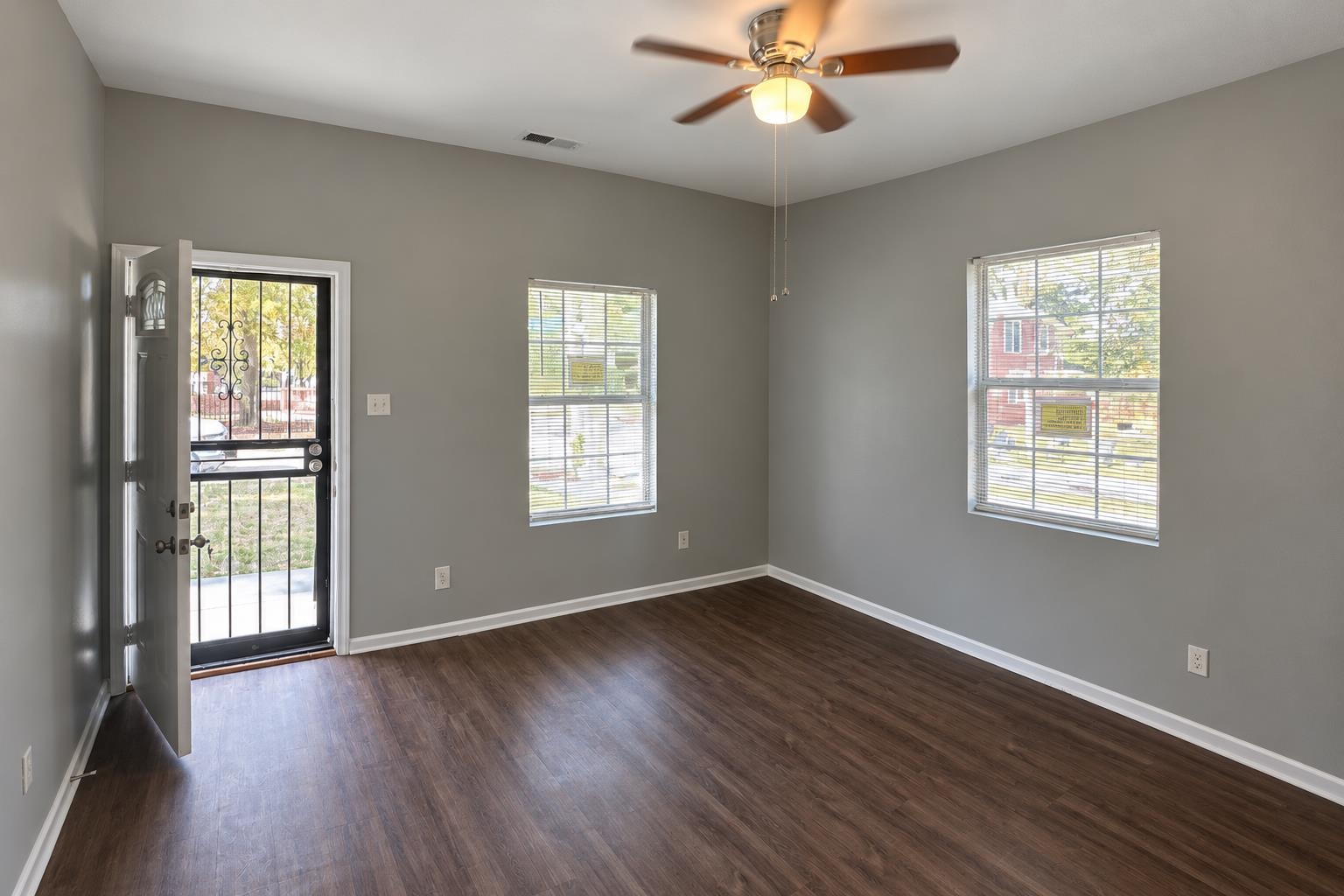 574-576 Mckinley St Property Photo 4