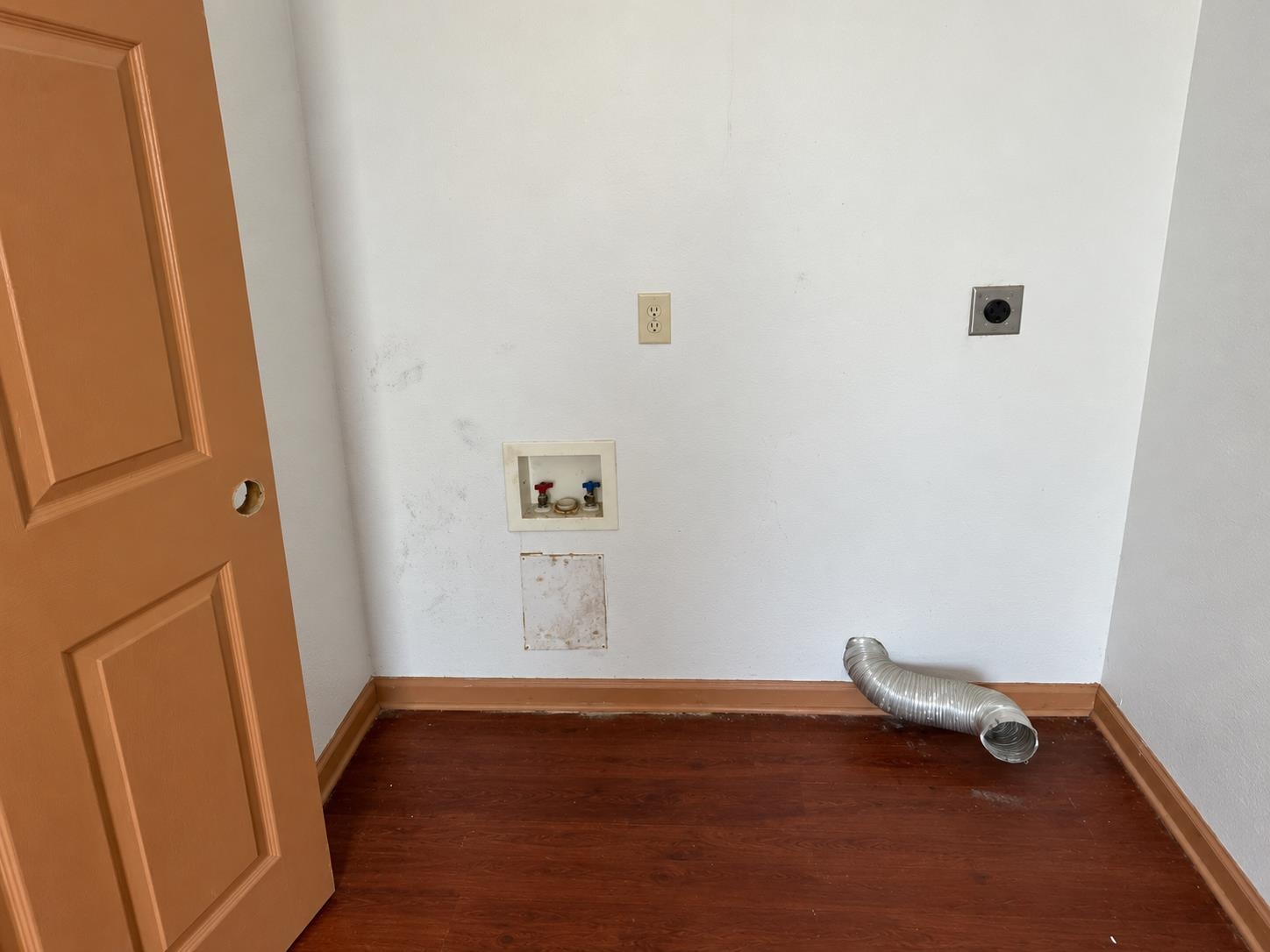 574-576 Mckinley St Property Photo 12