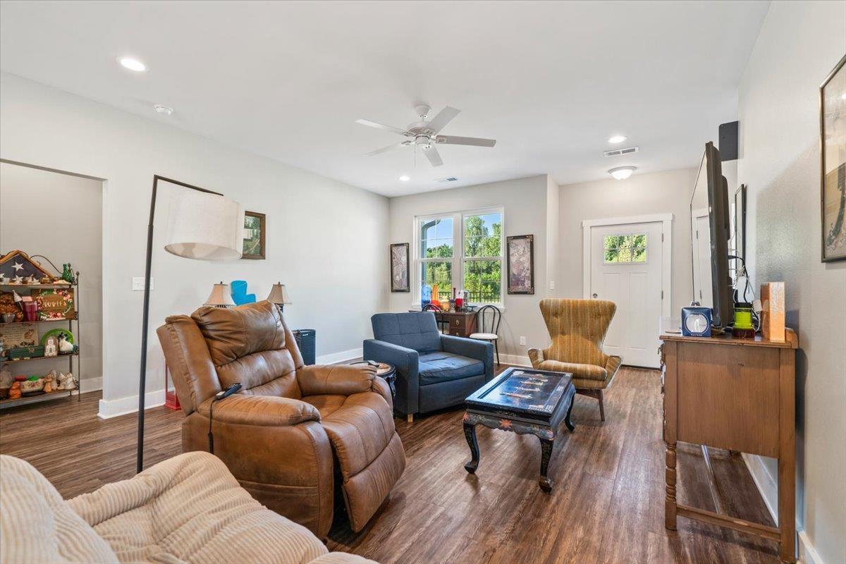 447 Abbey Rd C Property Photo 7