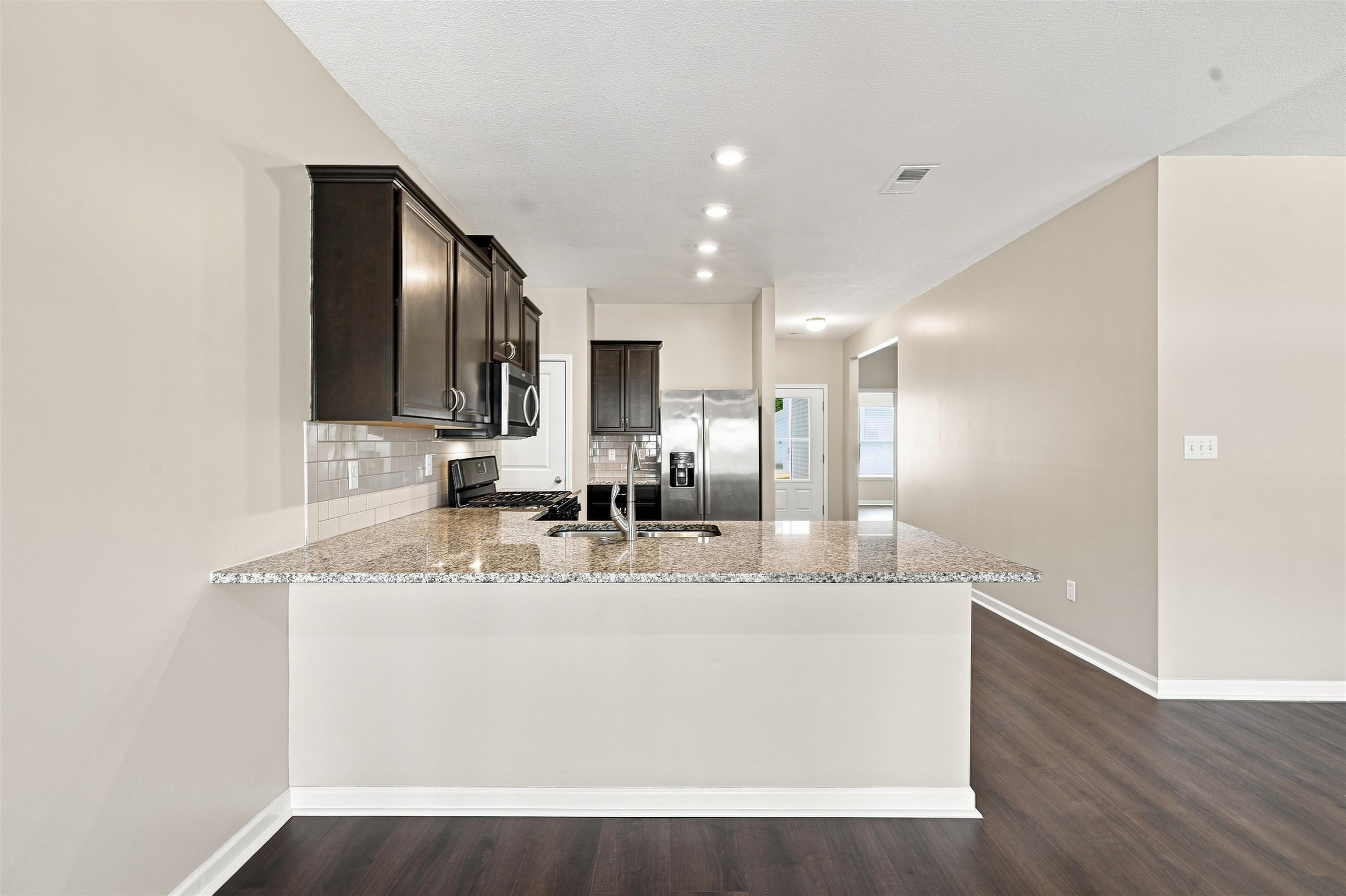 389 Vivian Way Property Photo 6