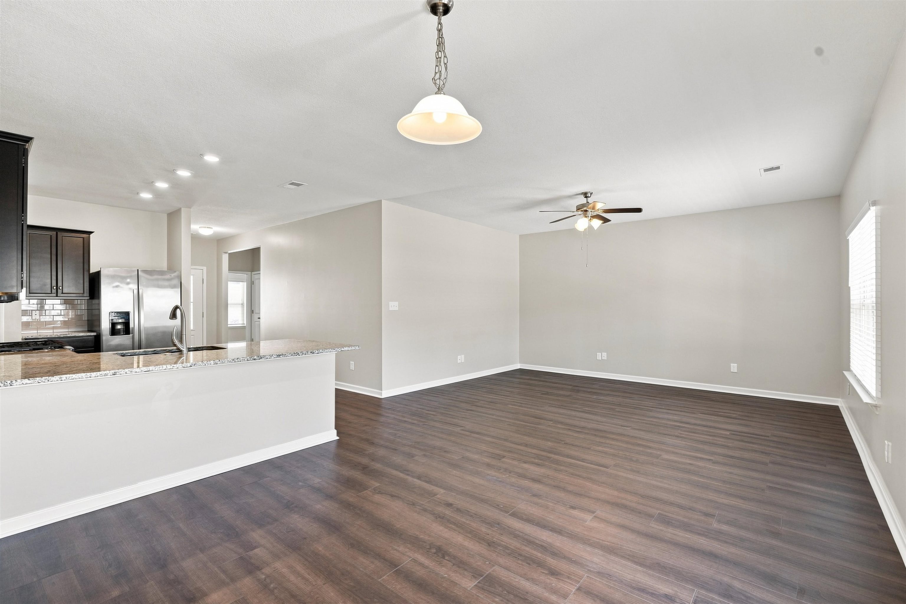389 Vivian Way Property Photo 8