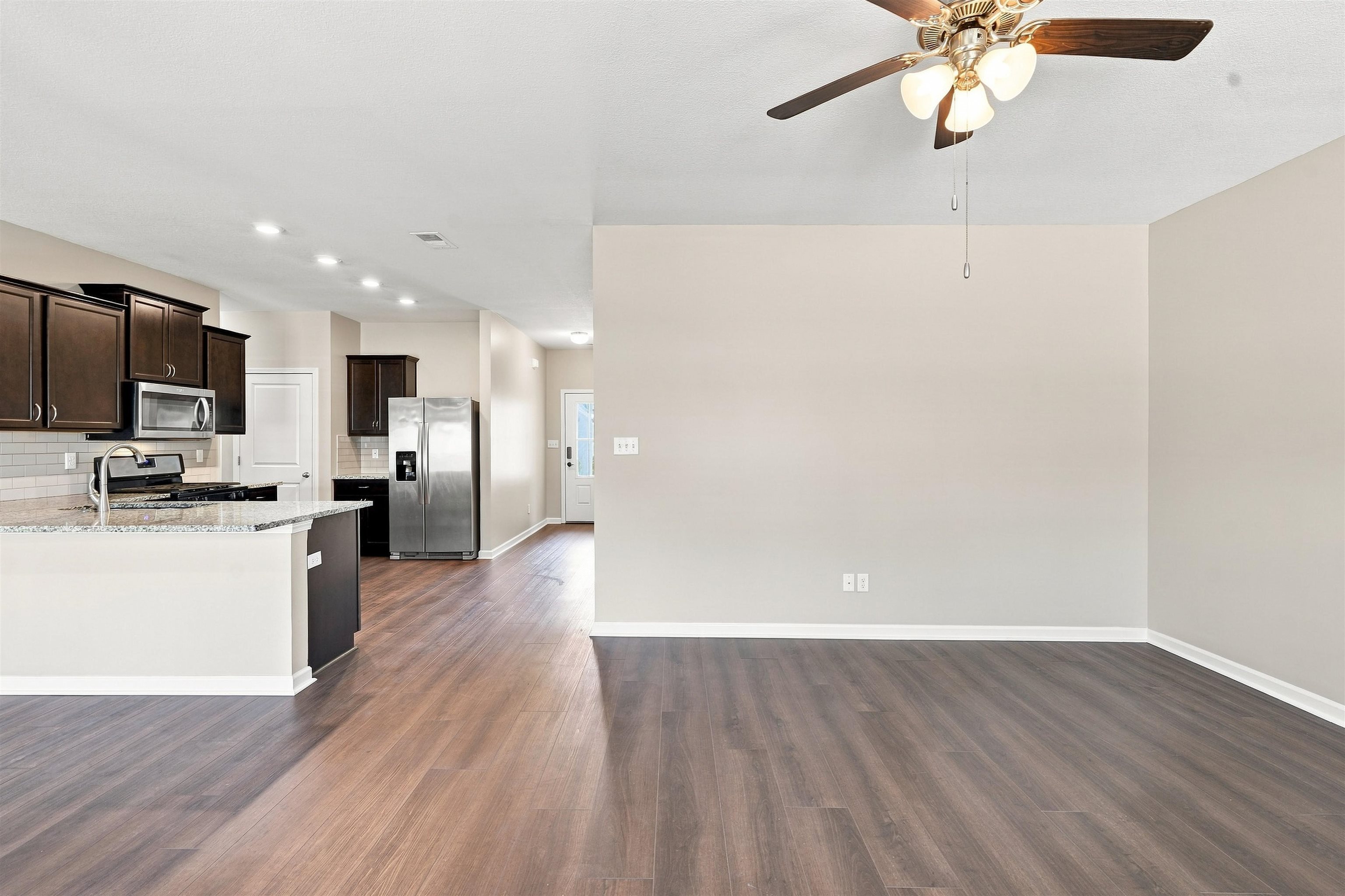 389 Vivian Way Property Photo 10