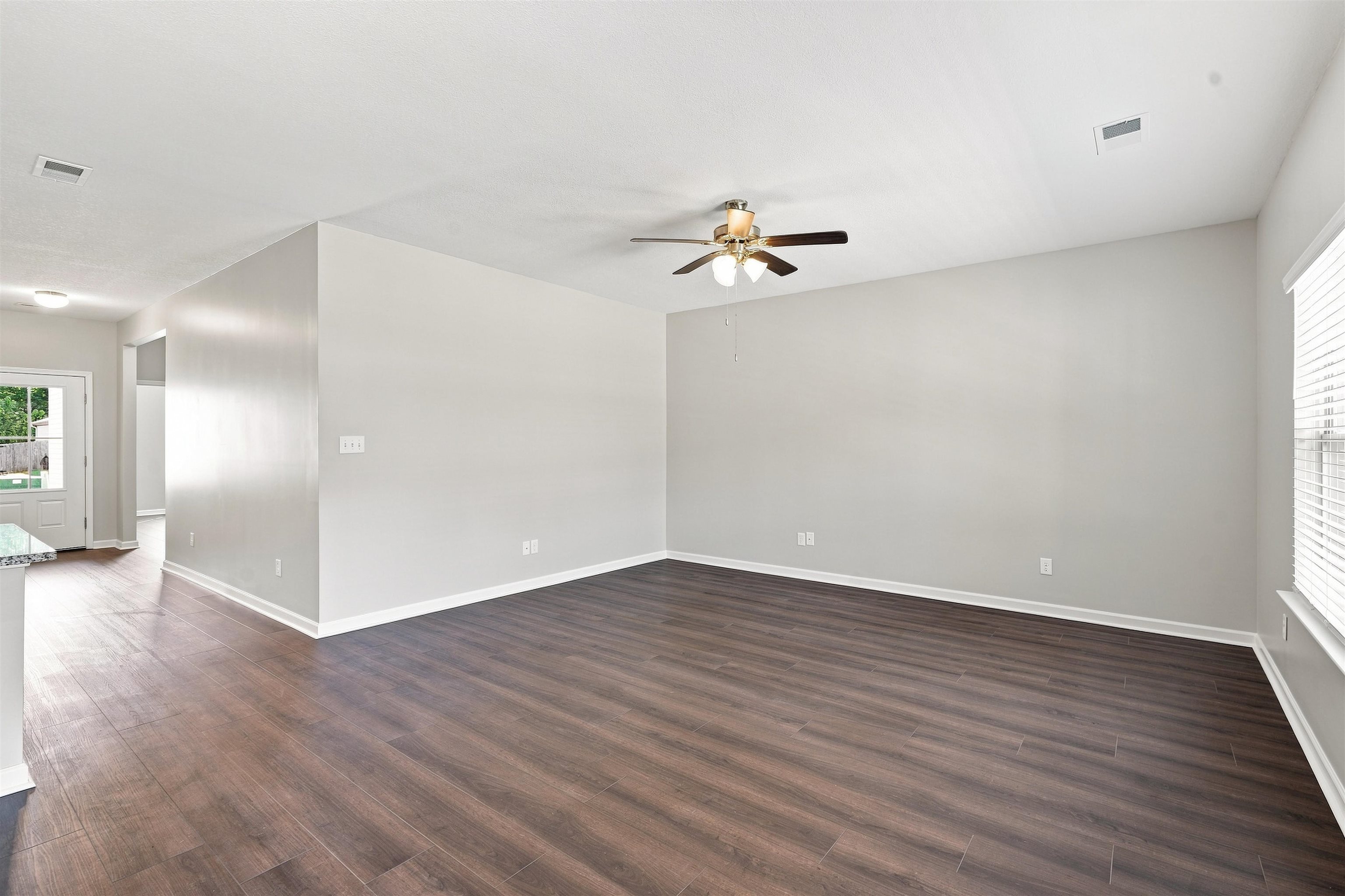 389 Vivian Way Property Photo 11