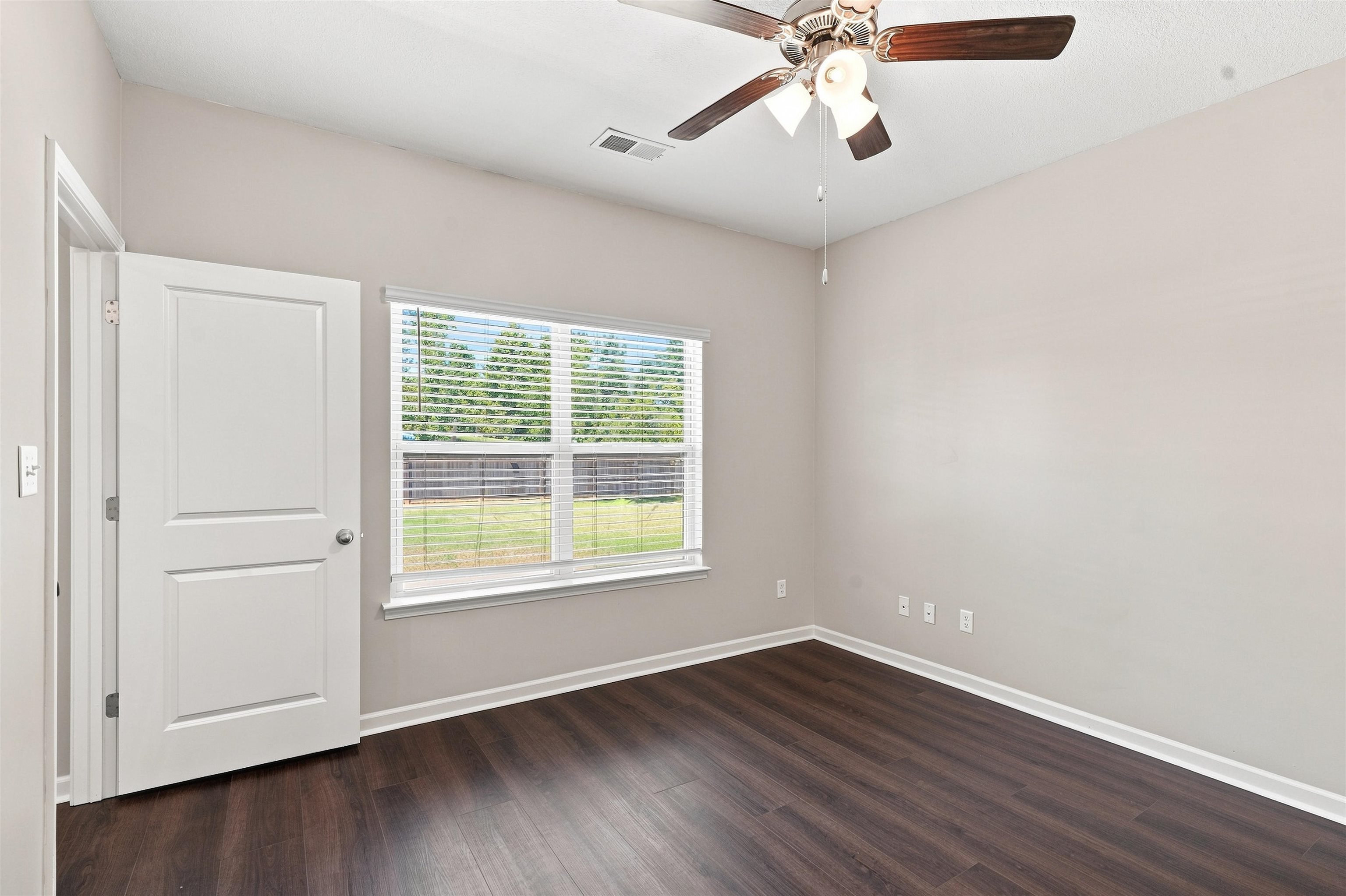389 Vivian Way Property Photo 14