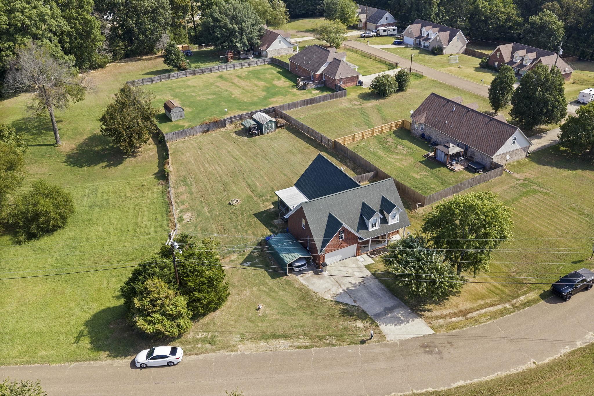 430 P W Reed Dr Property Photo 4