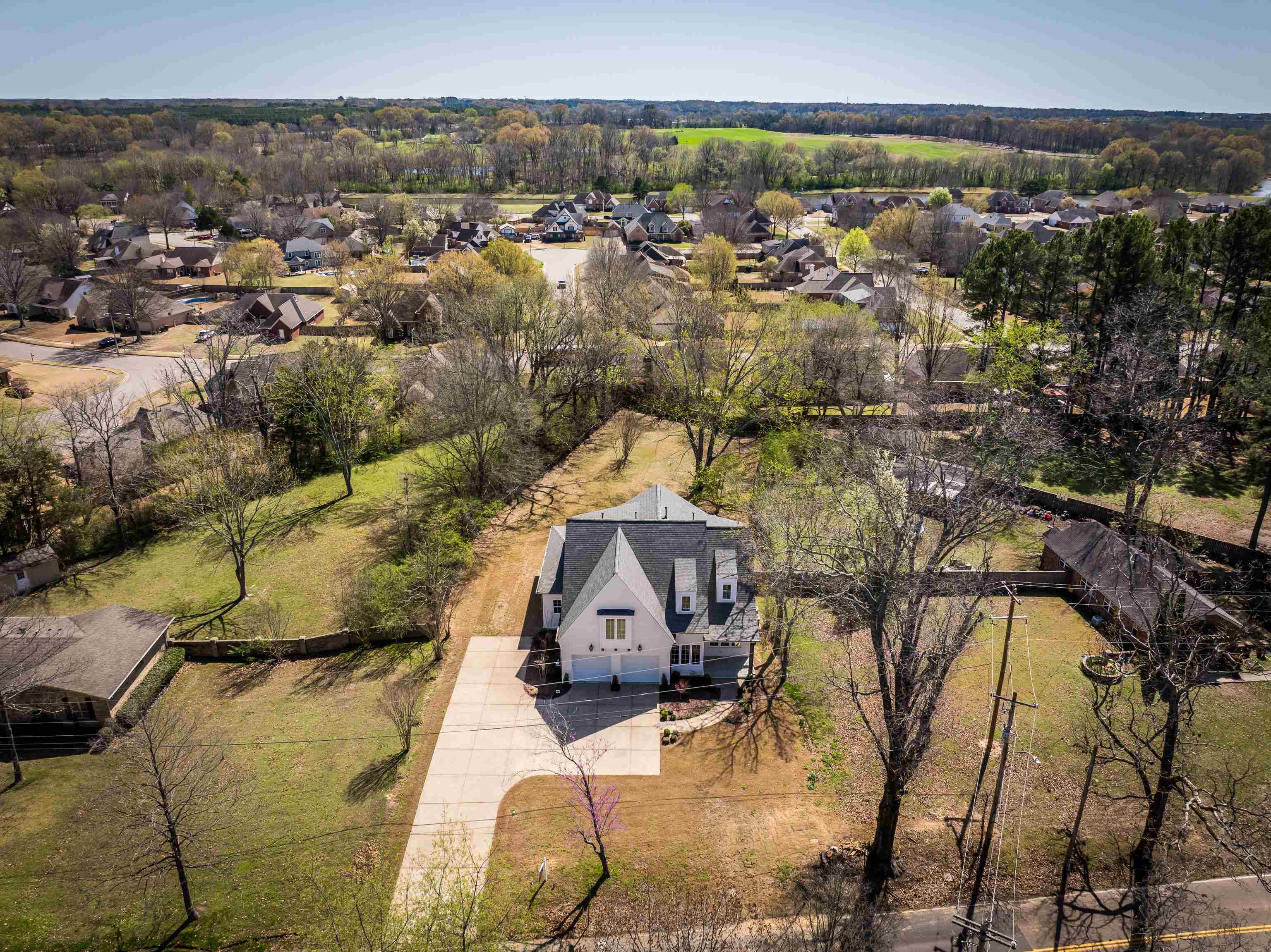 641 Fletcher Rd Property Photo 1