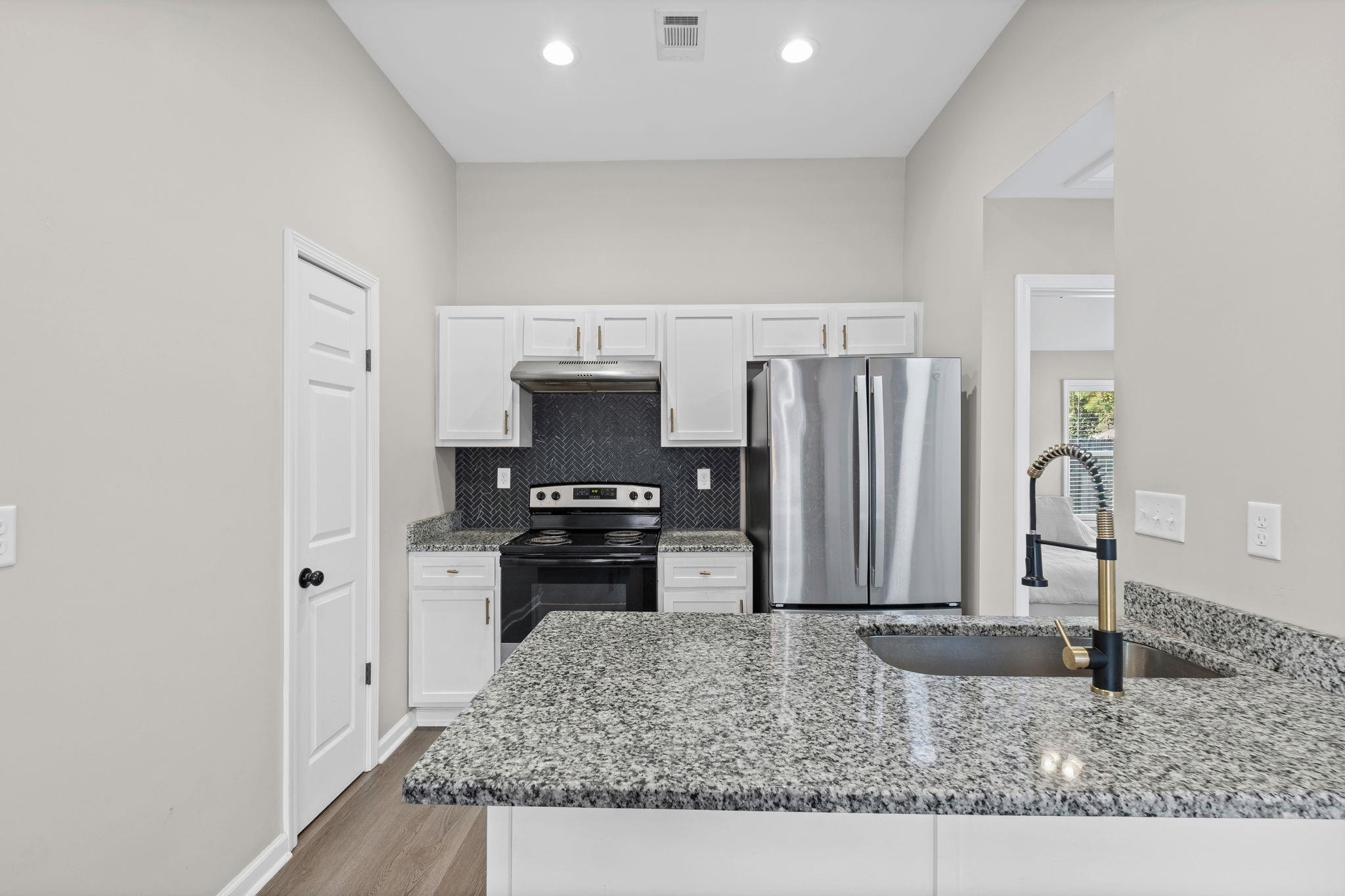 7052 Millers Glen Way Property Photo 6