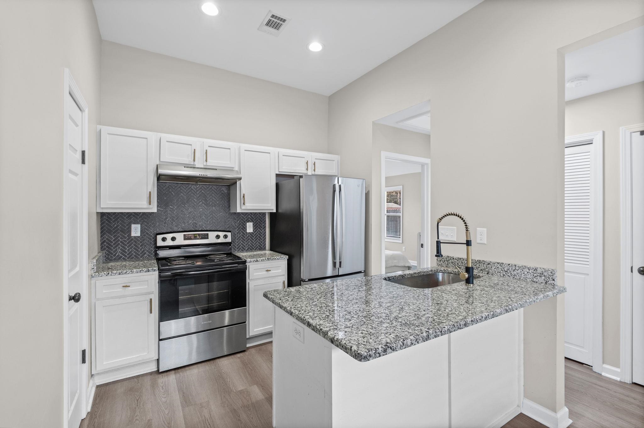 7052 Millers Glen Way Property Photo 7