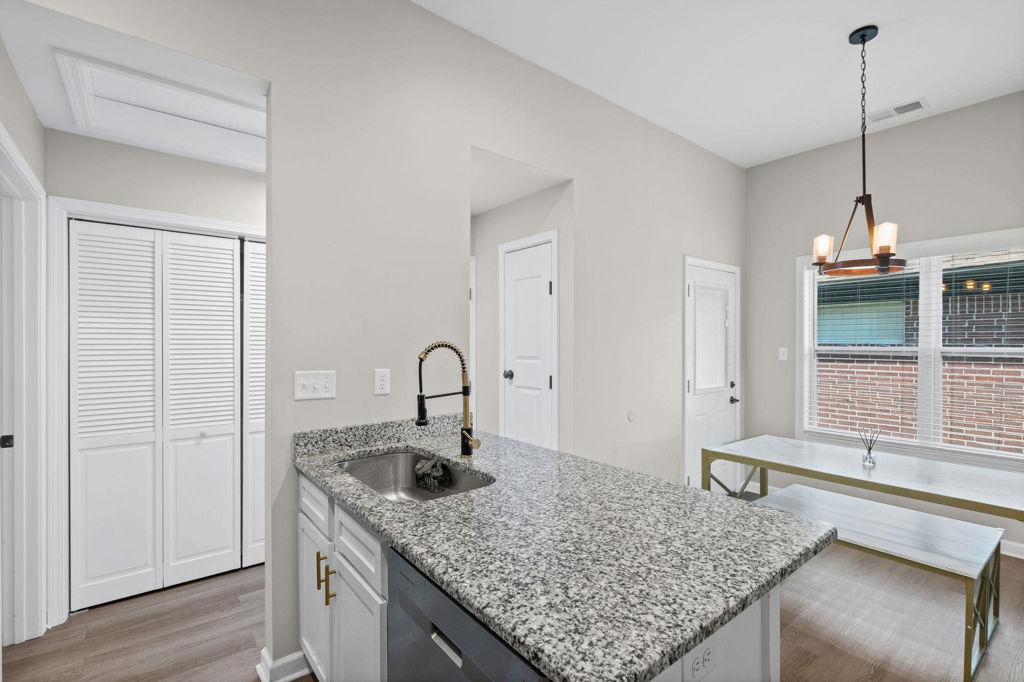 7052 Millers Glen Way Property Photo 8