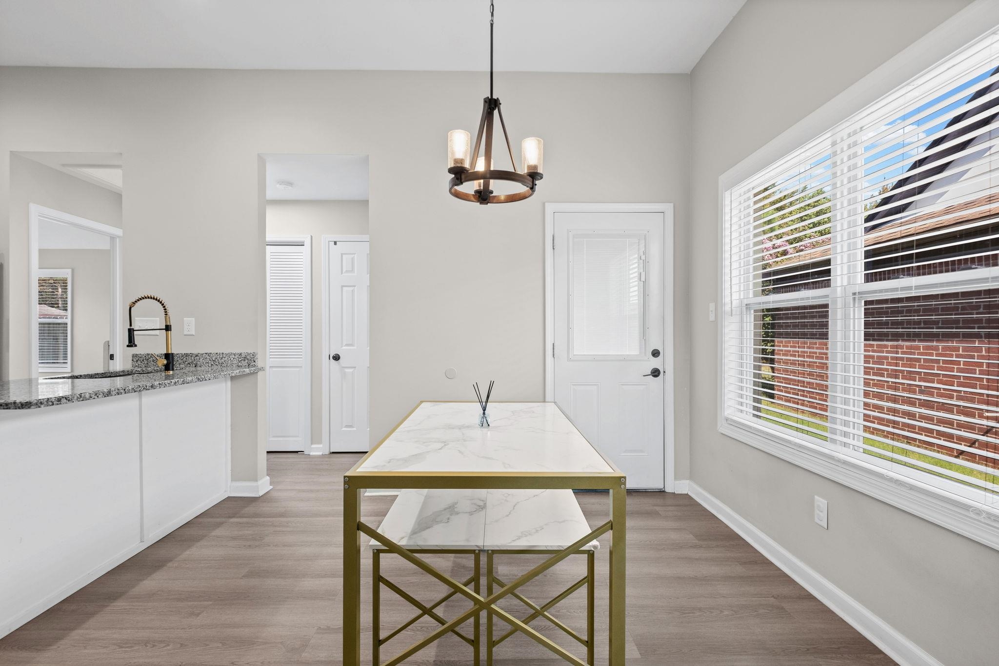 7052 Millers Glen Way Property Photo 10