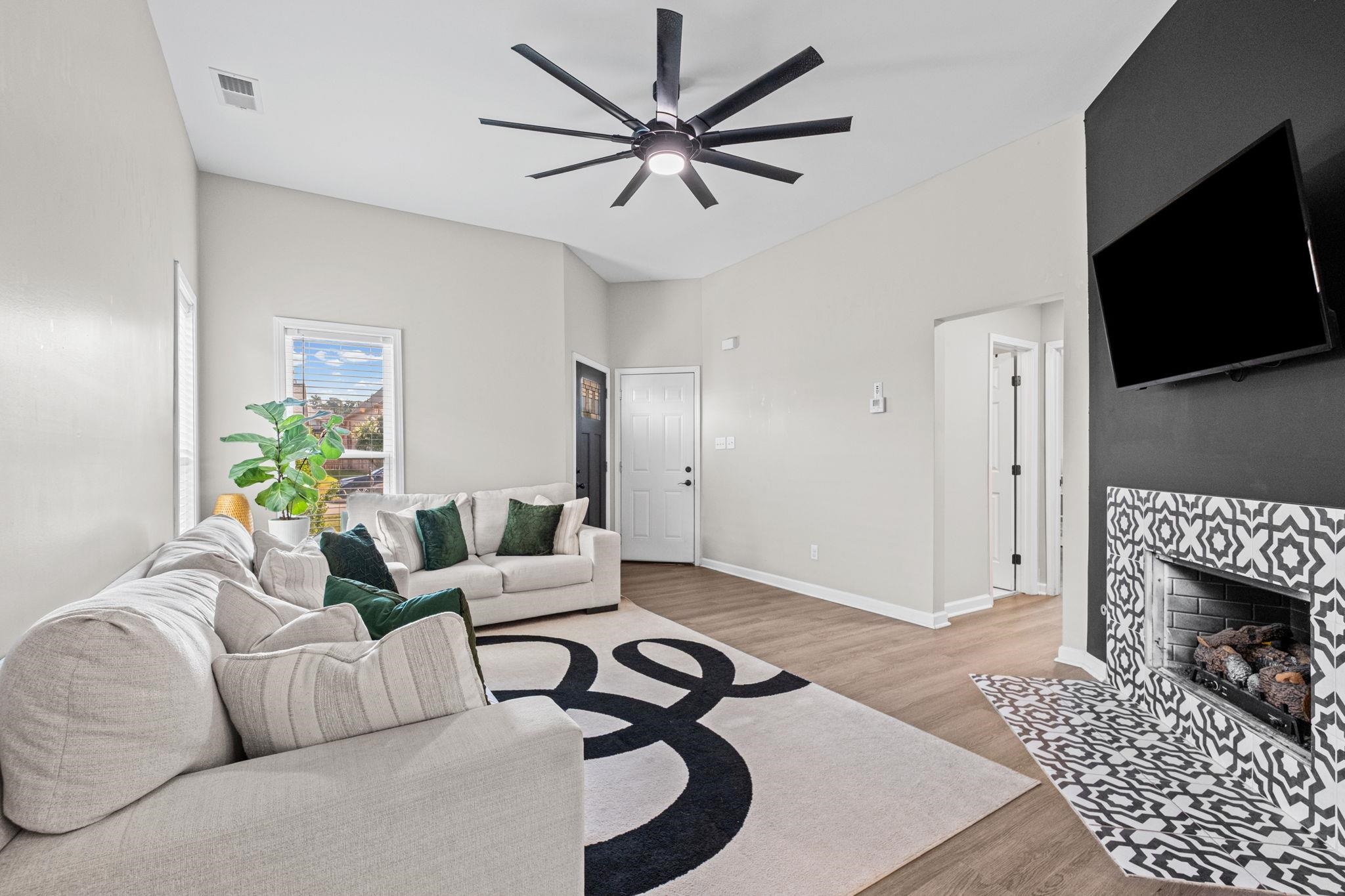 7052 Millers Glen Way Property Photo 13