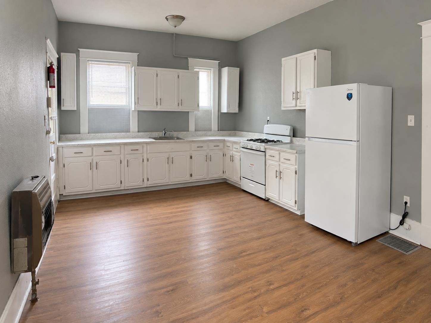 578 Mckinley St Property Photo 2