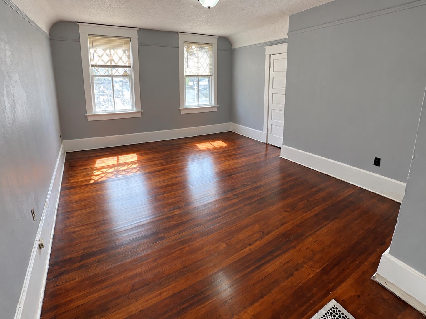 578 Mckinley St Property Photo 7