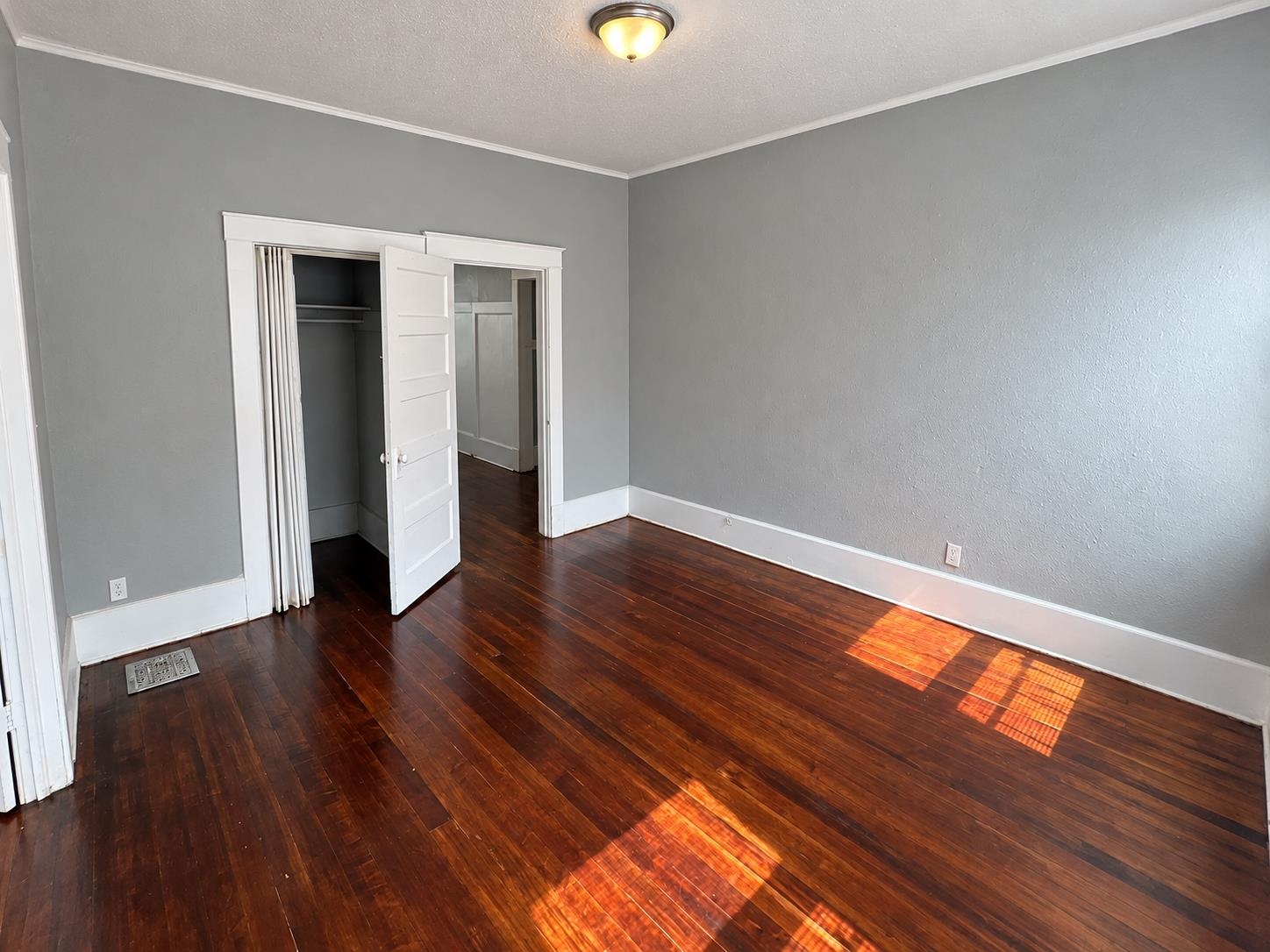 578 Mckinley St Property Photo 8