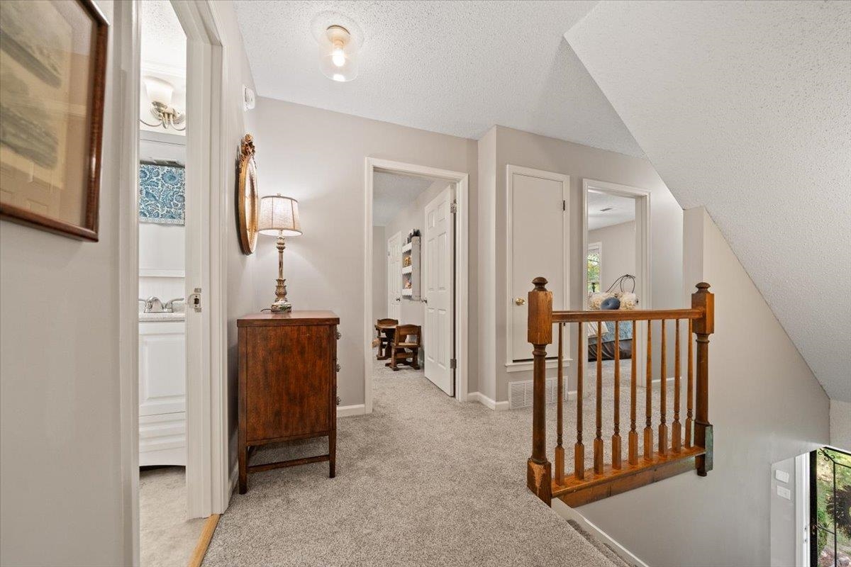 9184 Gainsborough Dr Property Photo 16