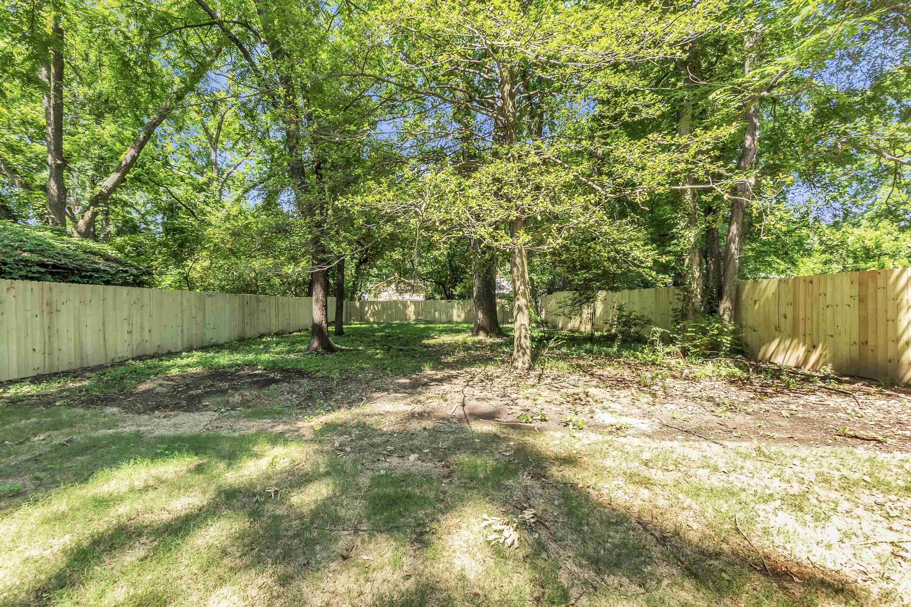 557 Lundee St Property Photo 16
