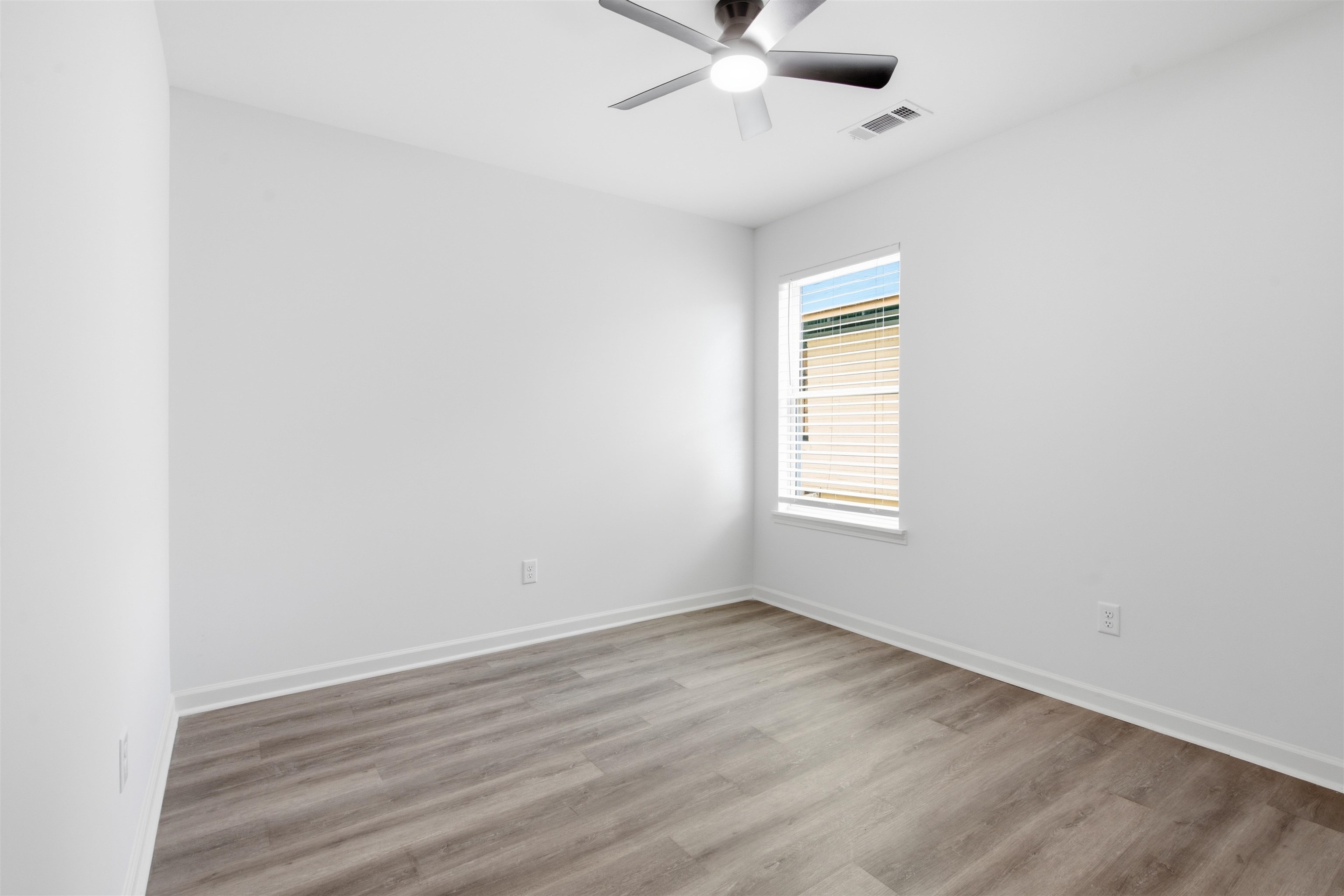1211 Snowden Ave Property Photo 27