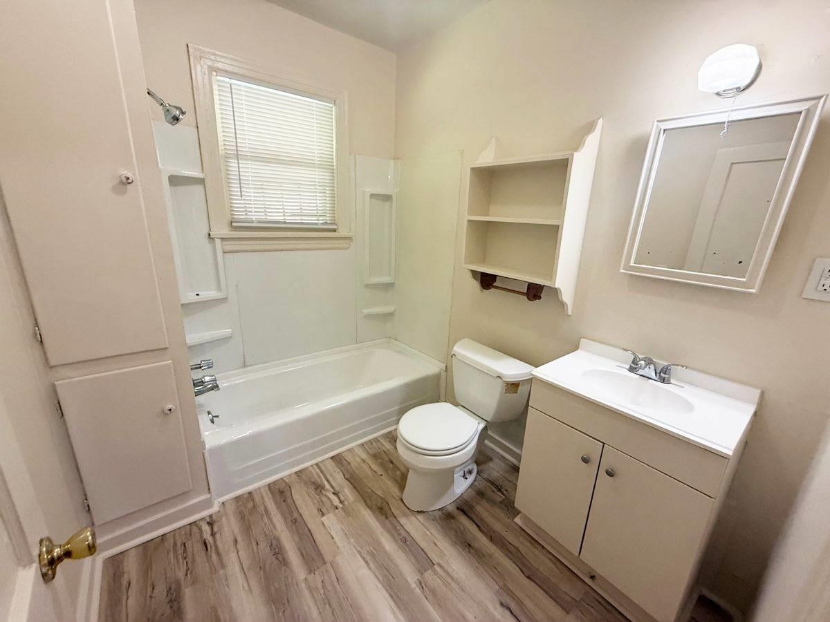 446 Buntyn St Property Photo 8