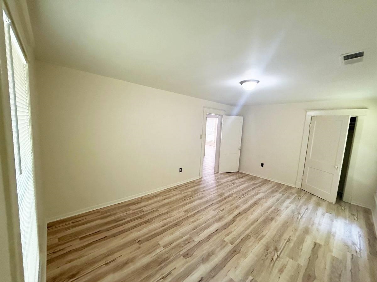 446 Buntyn St Property Photo 11