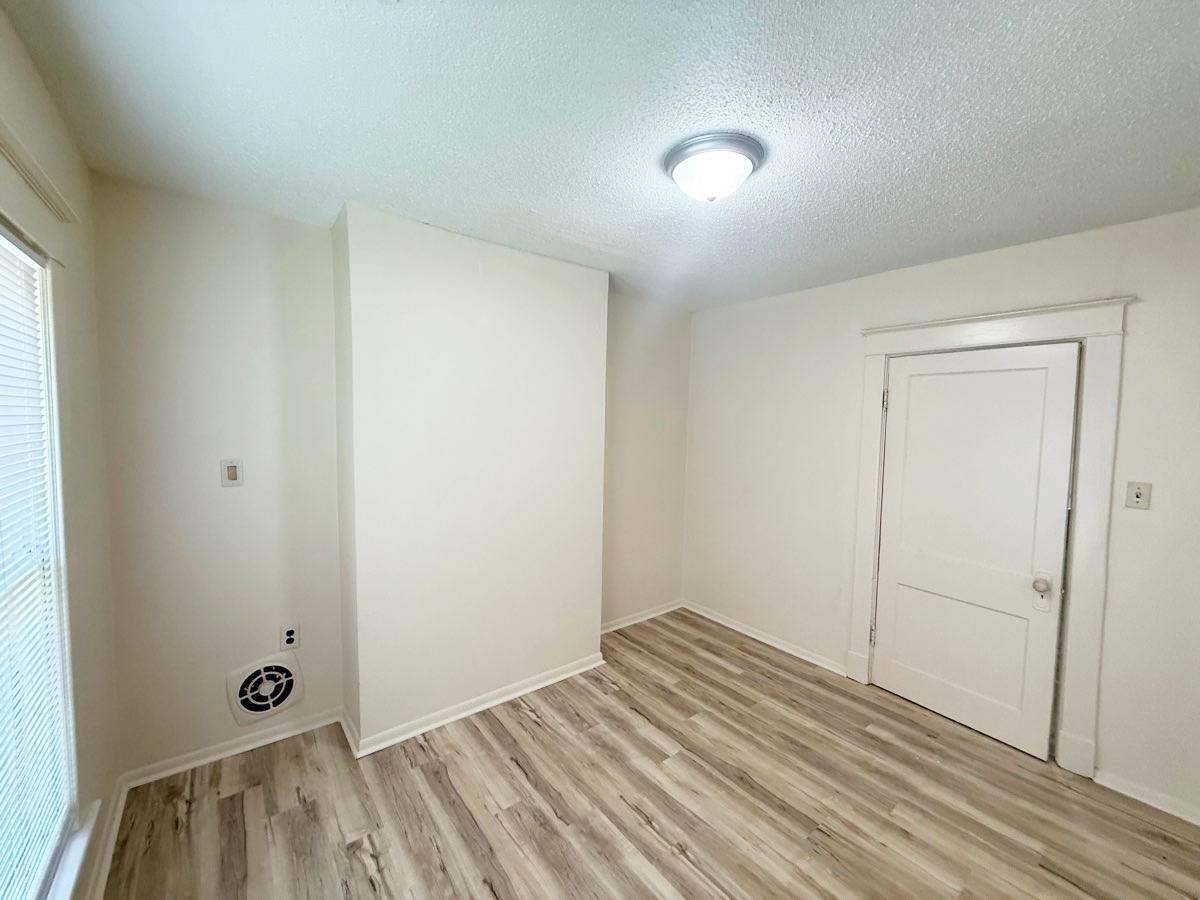 446 Buntyn St Property Photo 14