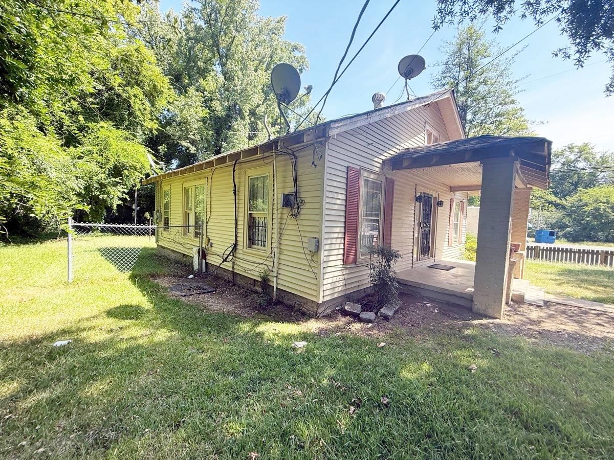 446 Buntyn St Property Photo 18