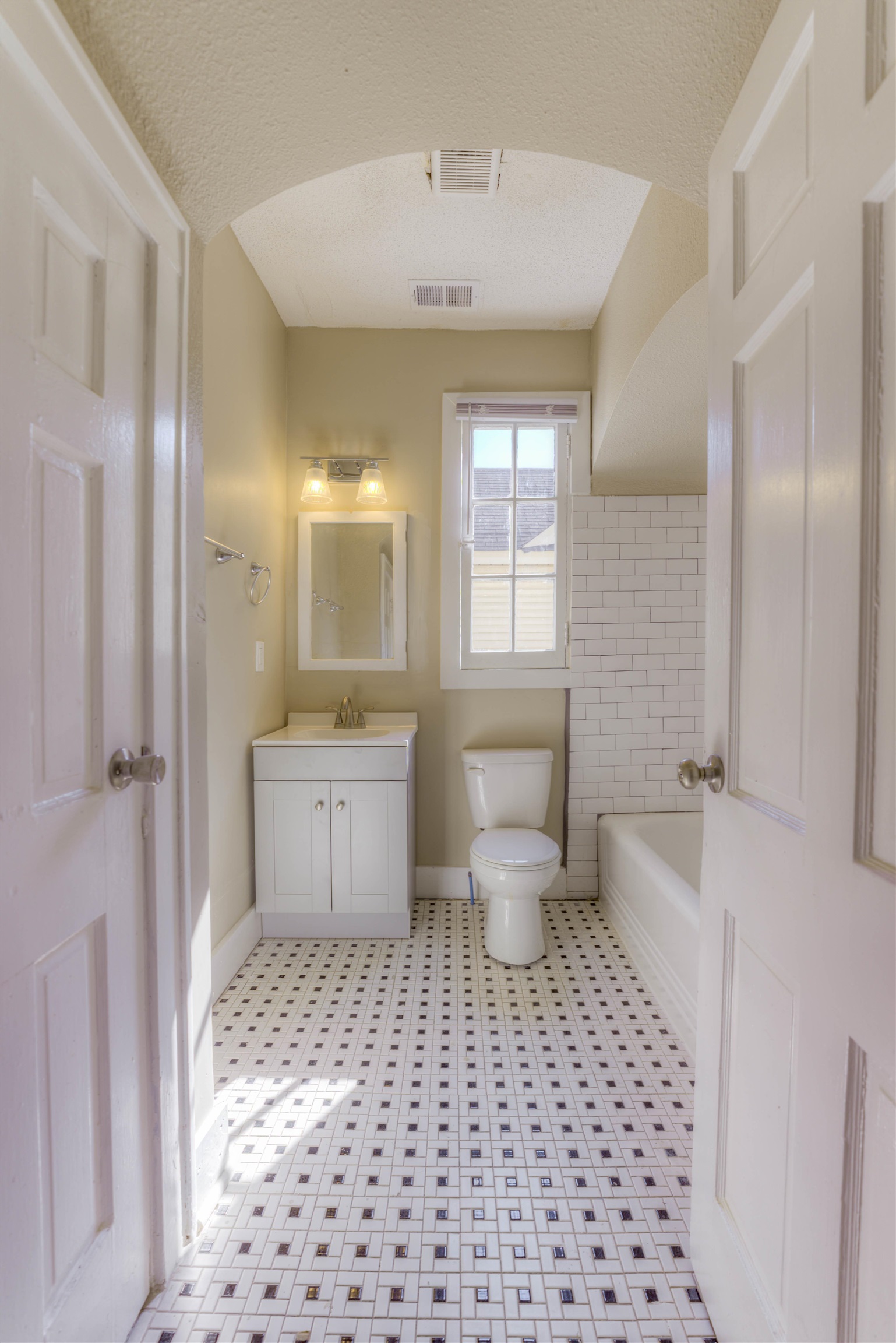 924 Maury St Property Photo 3