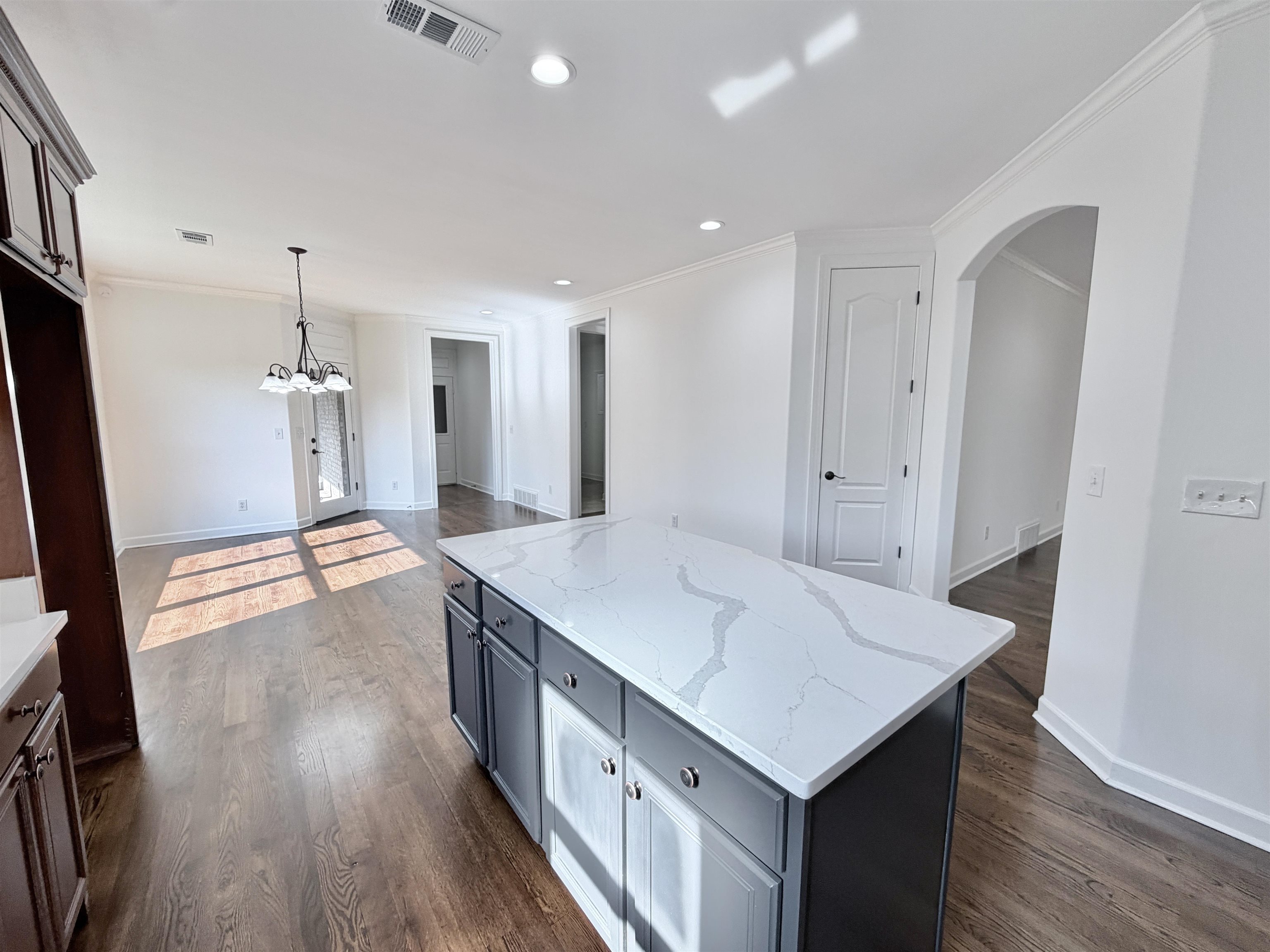 1886 Wycliffe Blvd Property Photo 7