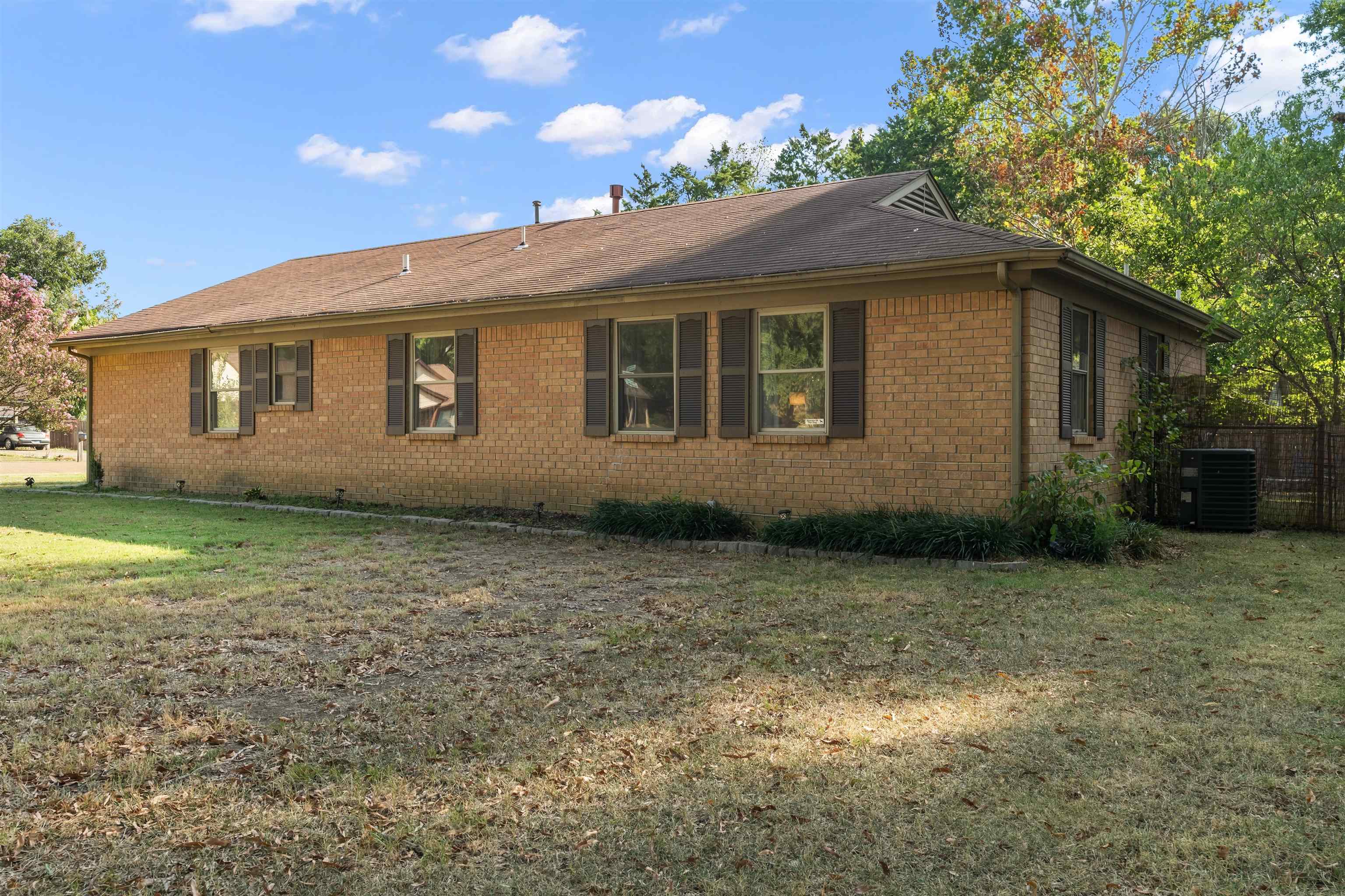 5921 North St Property Photo 2