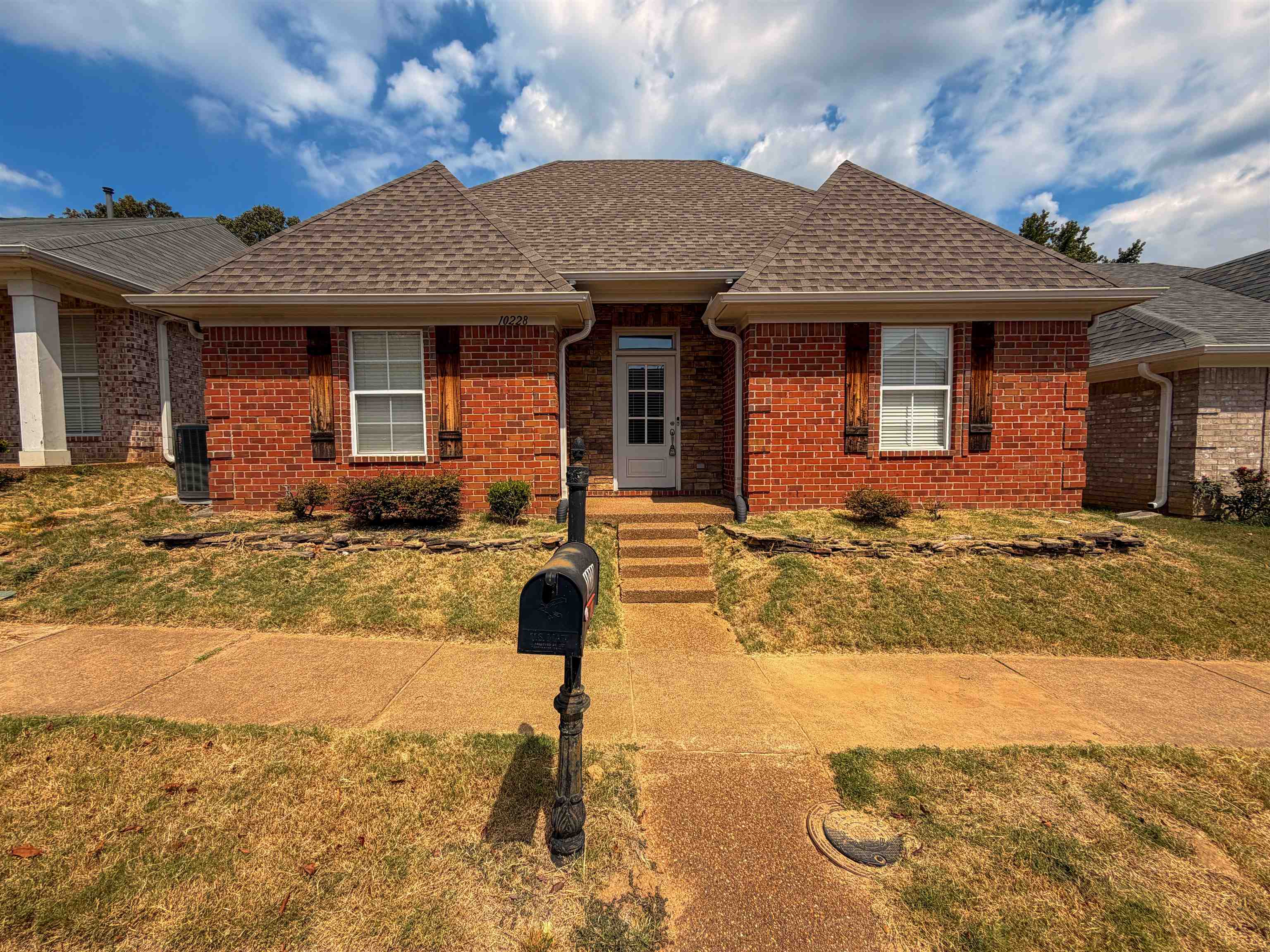 10228 Morning Hill Dr Property Photo 1