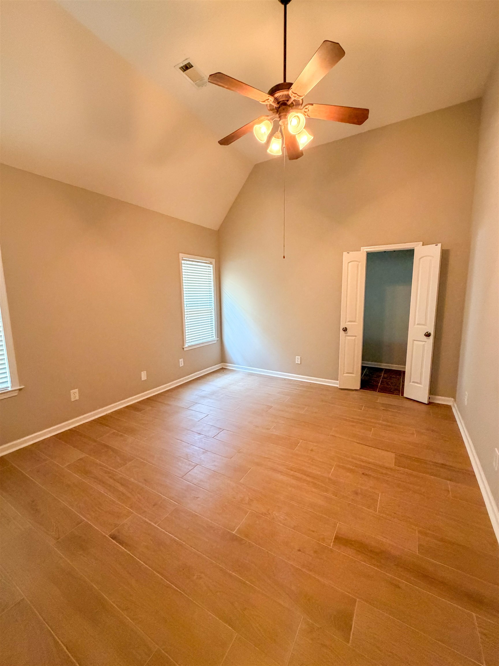 10228 Morning Hill Dr Property Photo 4