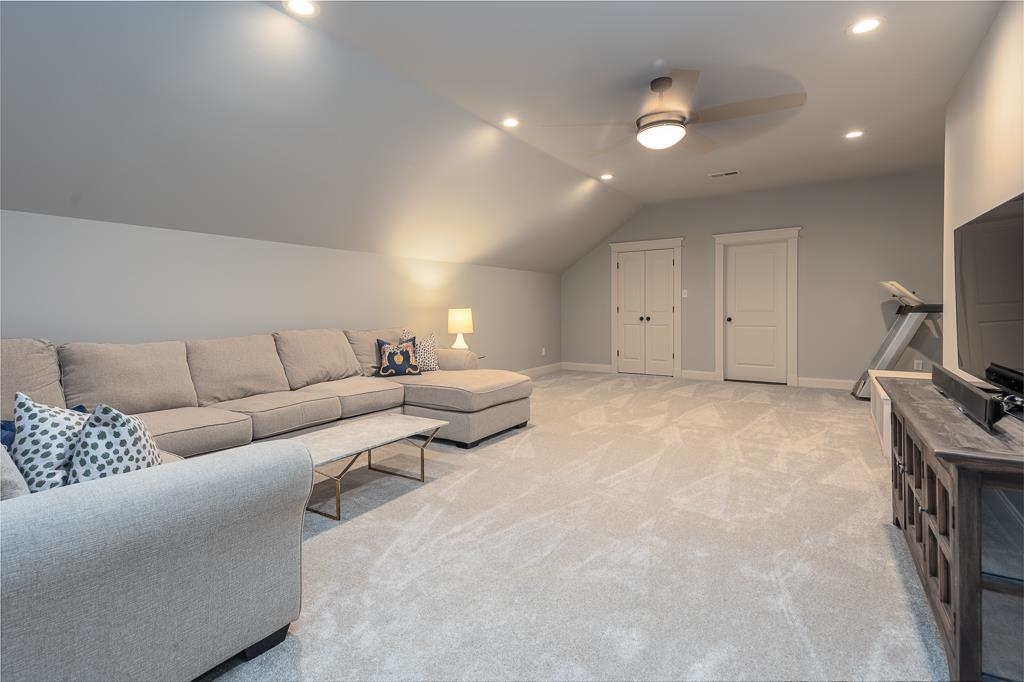 1905 Enclave Hollow Ln E Property Photo 18