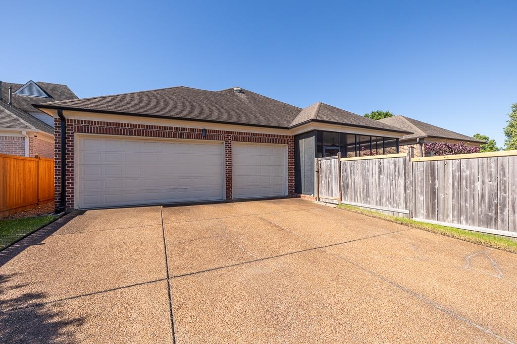 1905 Enclave Hollow Ln E Property Photo 23