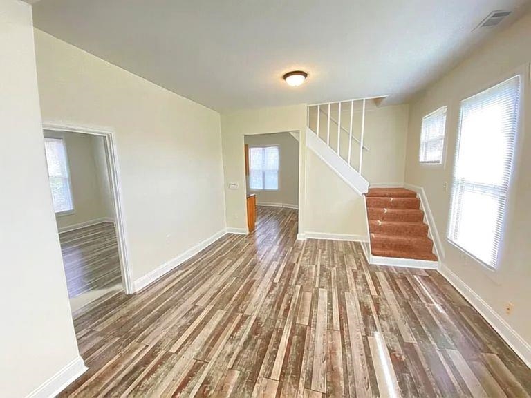 994 N Seventh St Property Photo 3