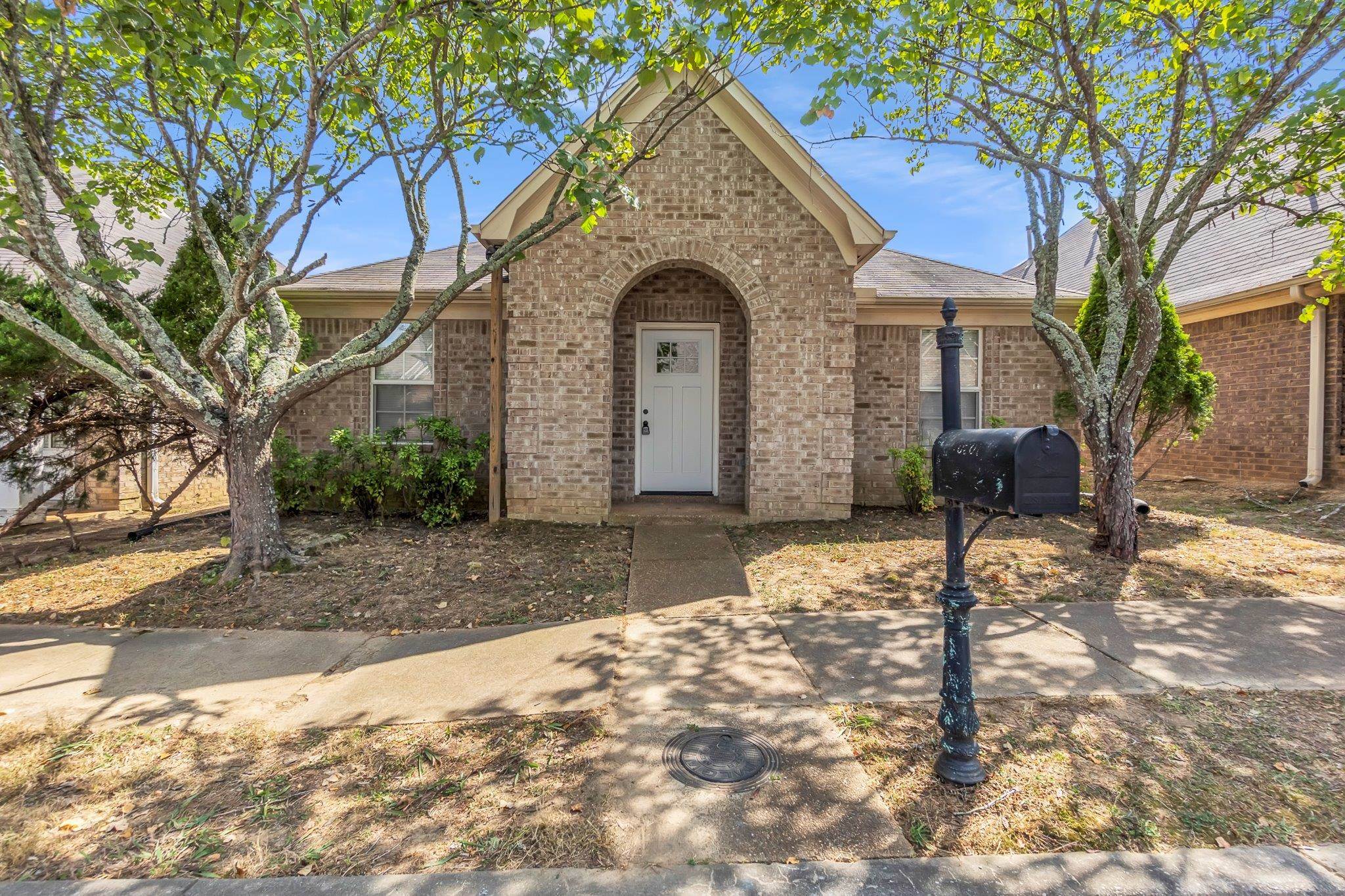 10201 EVENING HILL DR Property Photo 1