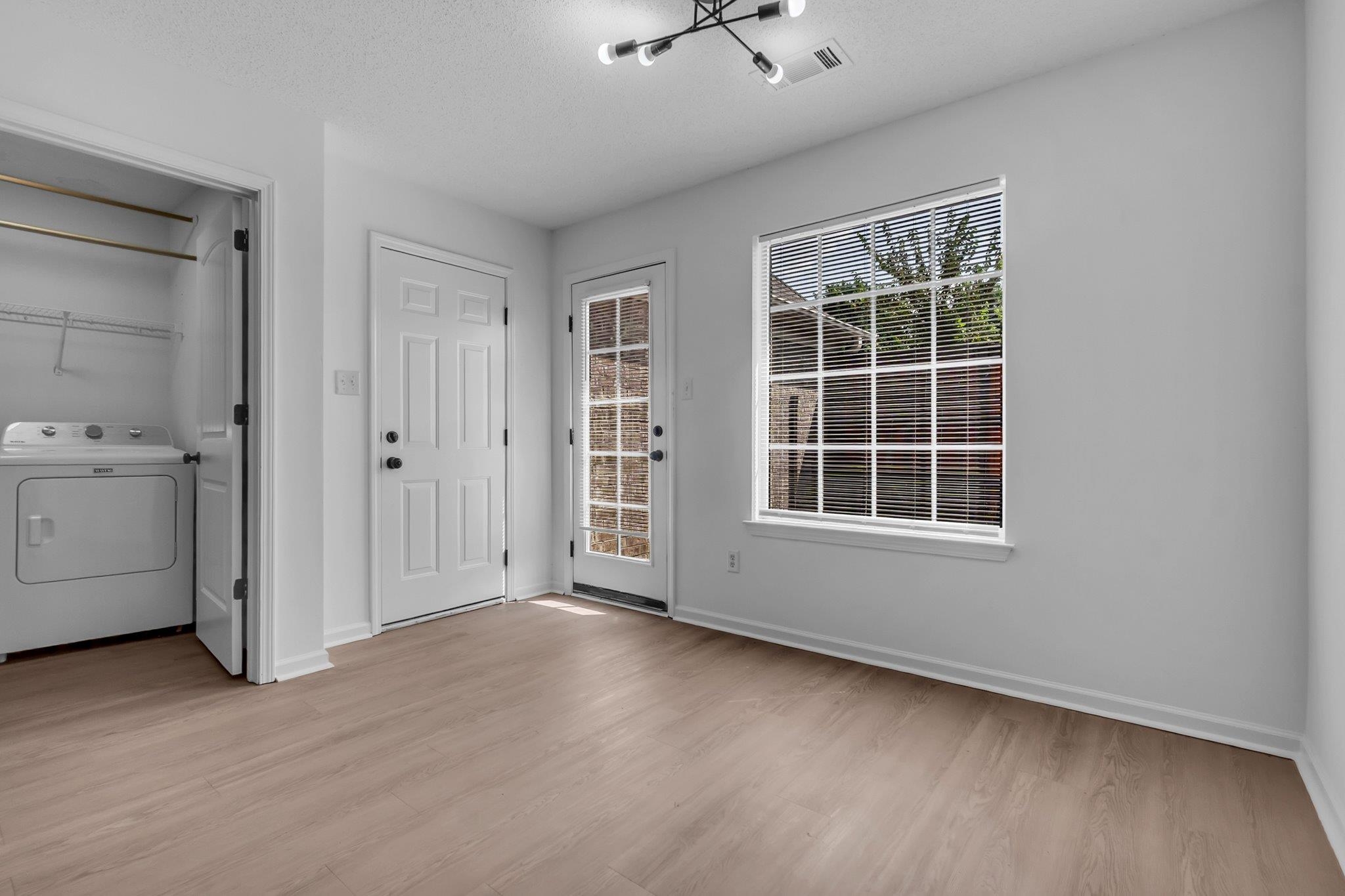 10201 Evening Hill Dr Property Photo 11