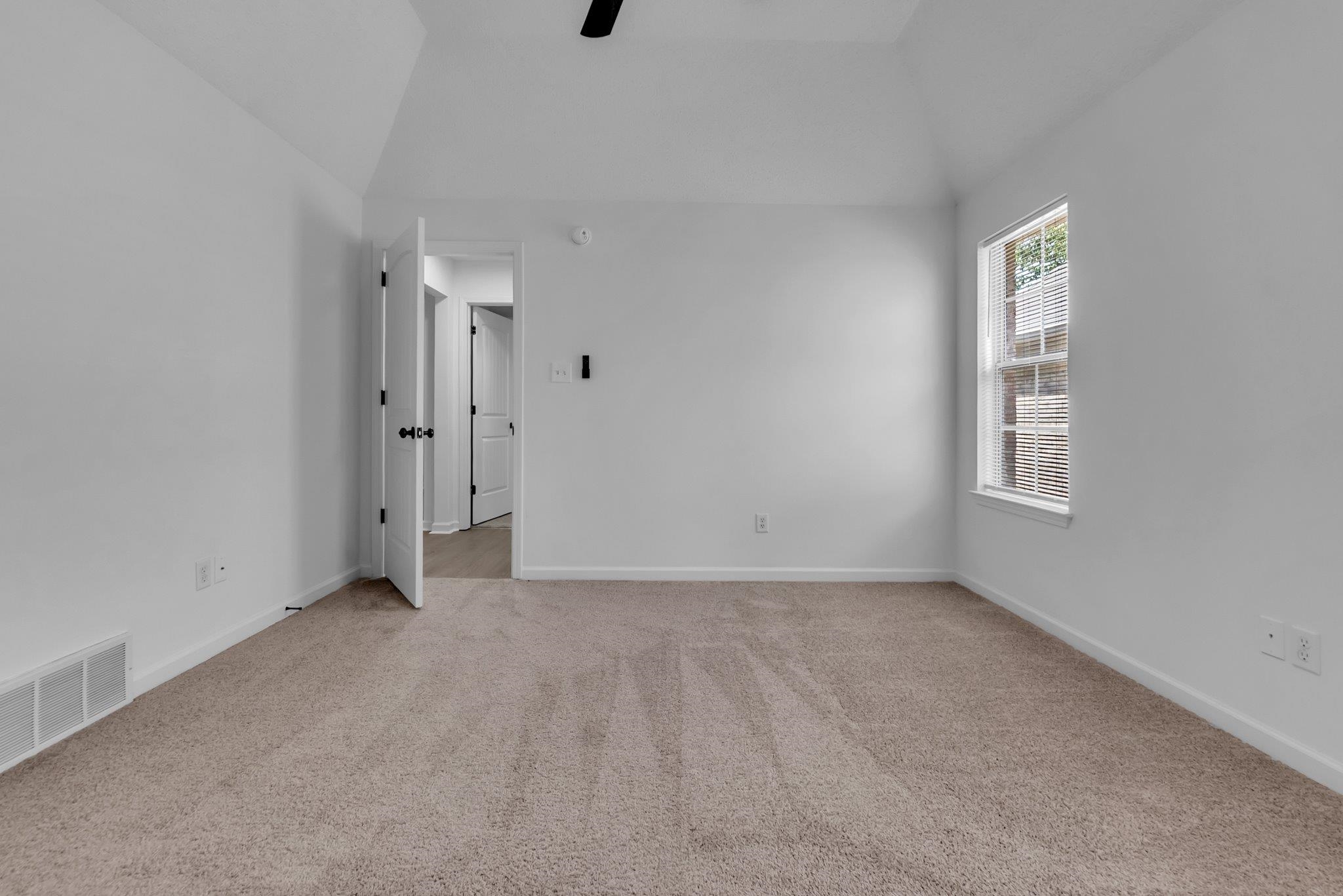 10201 Evening Hill Dr Property Photo 13