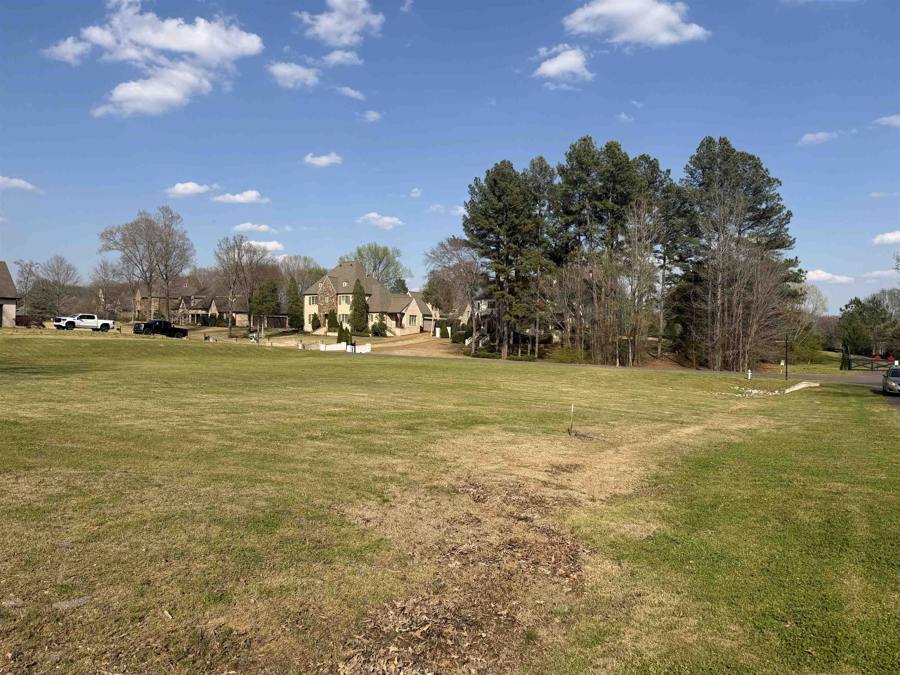 290 Ridgewood Dr Property Photo 3