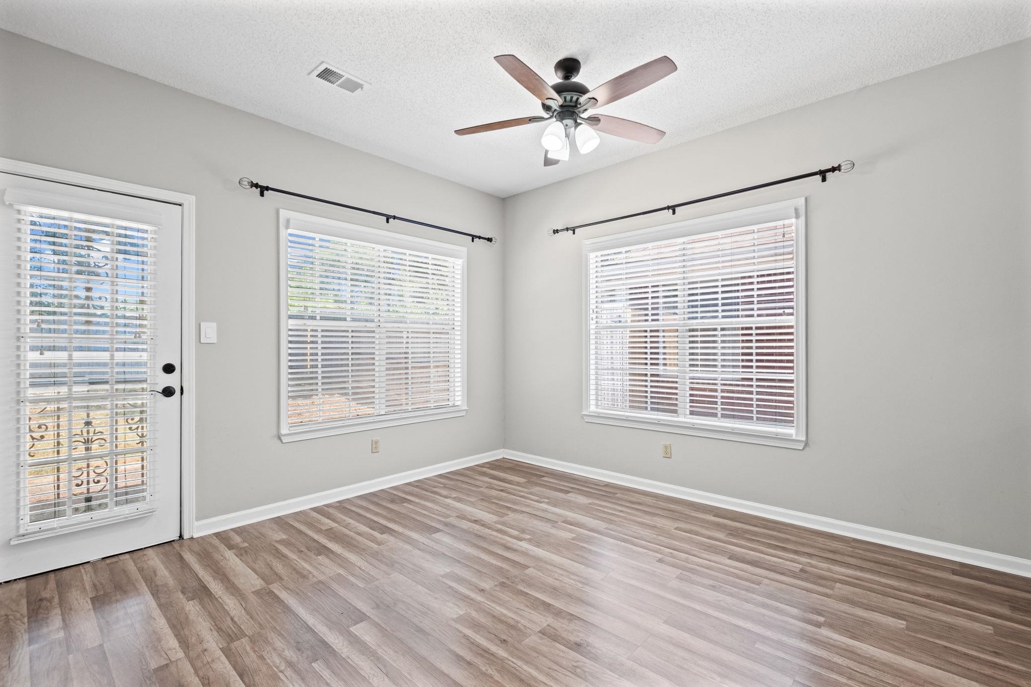 8130 Timber Knoll Ln Property Photo 14