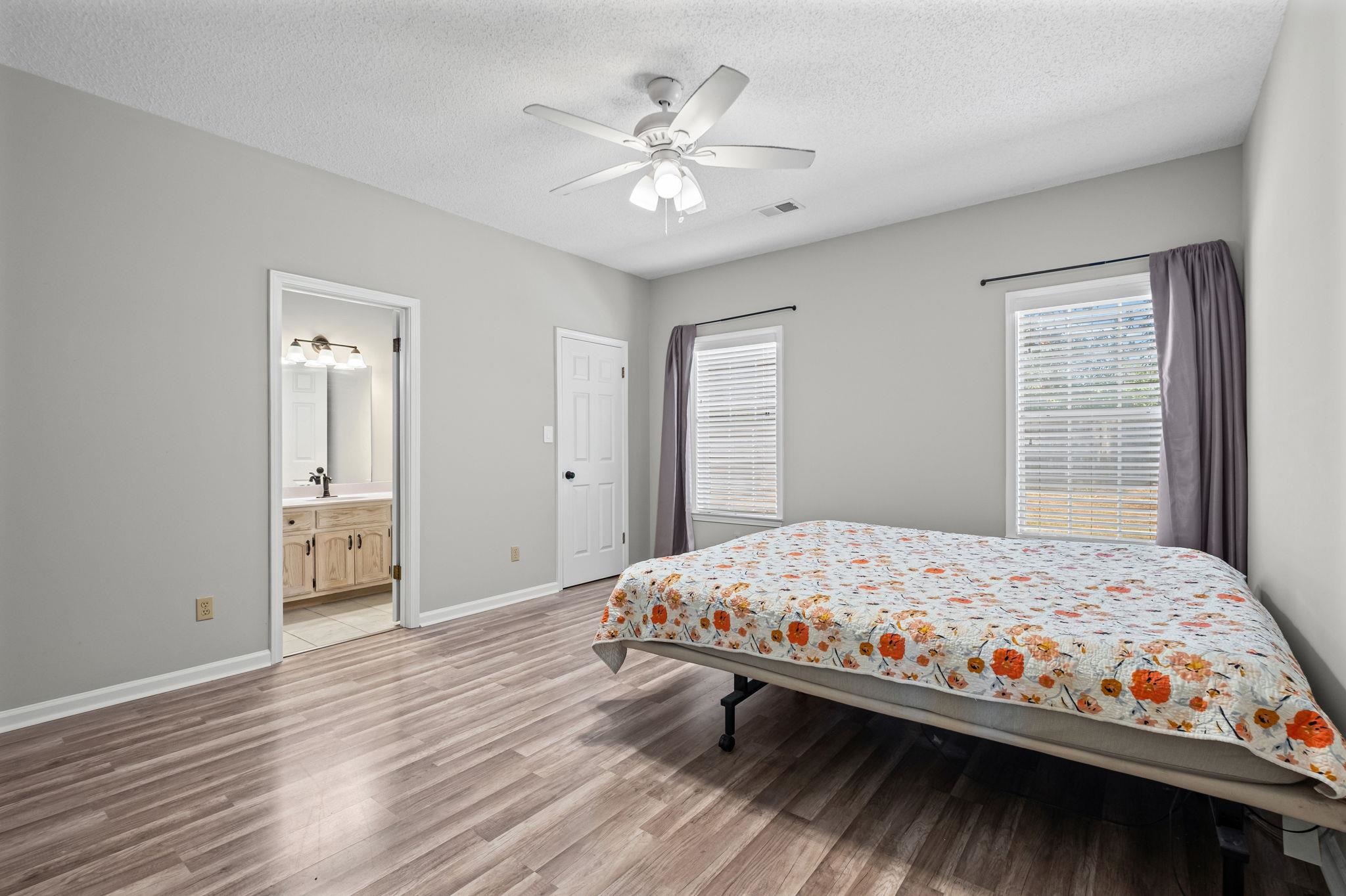8130 Timber Knoll Ln Property Photo 17