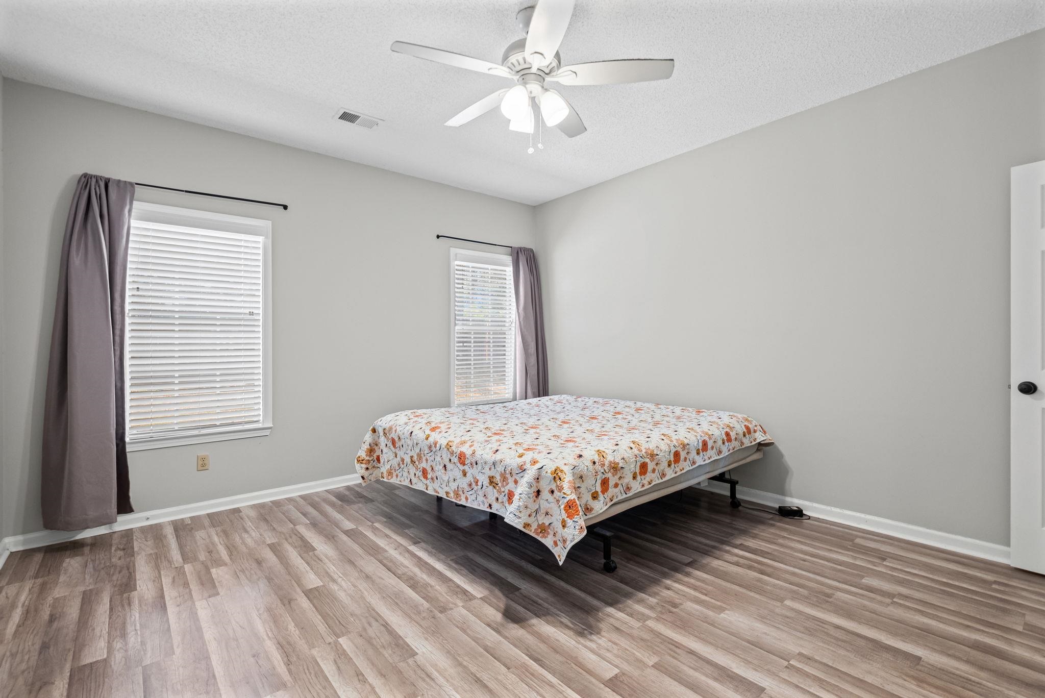 8130 Timber Knoll Ln Property Photo 18