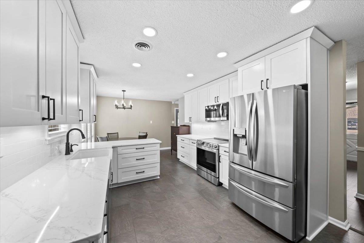 7859 Linda Joyce Dr Property Photo 1