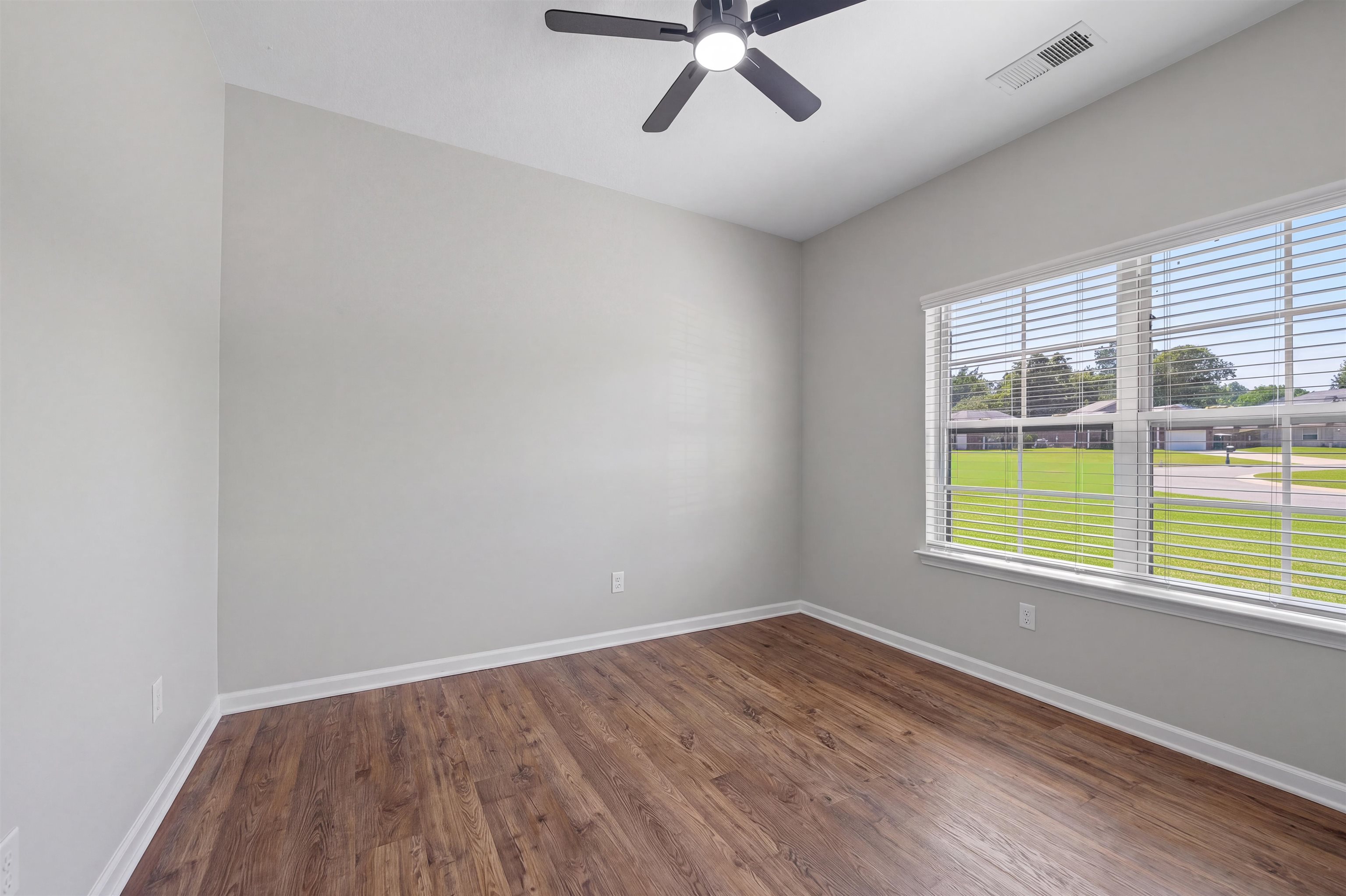 192 Vivian Way Property Photo 23
