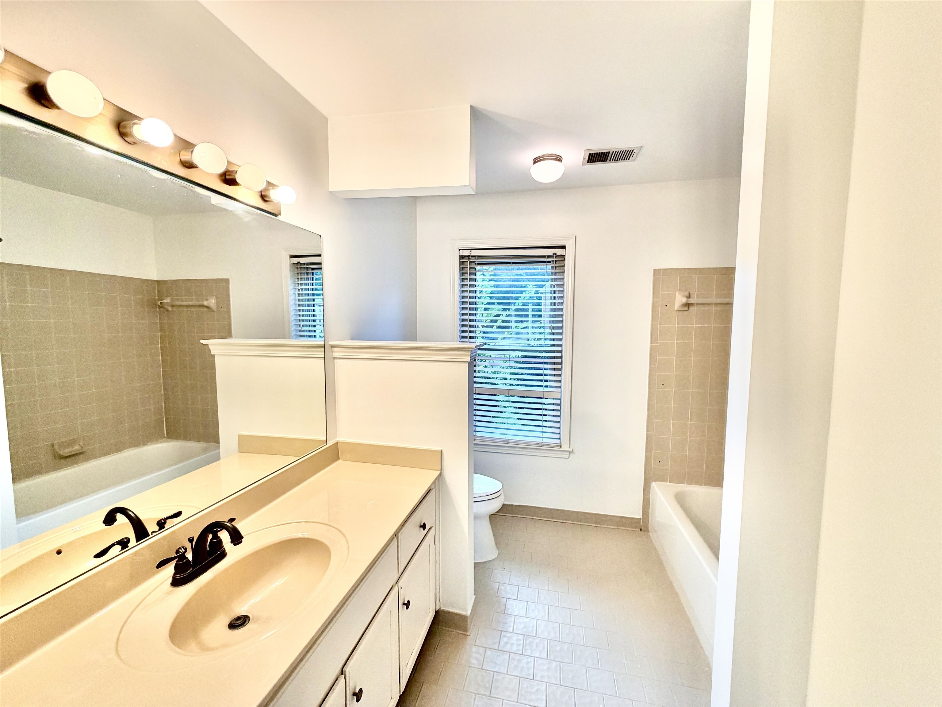 1466 Fox Trace Dr Property Photo 18