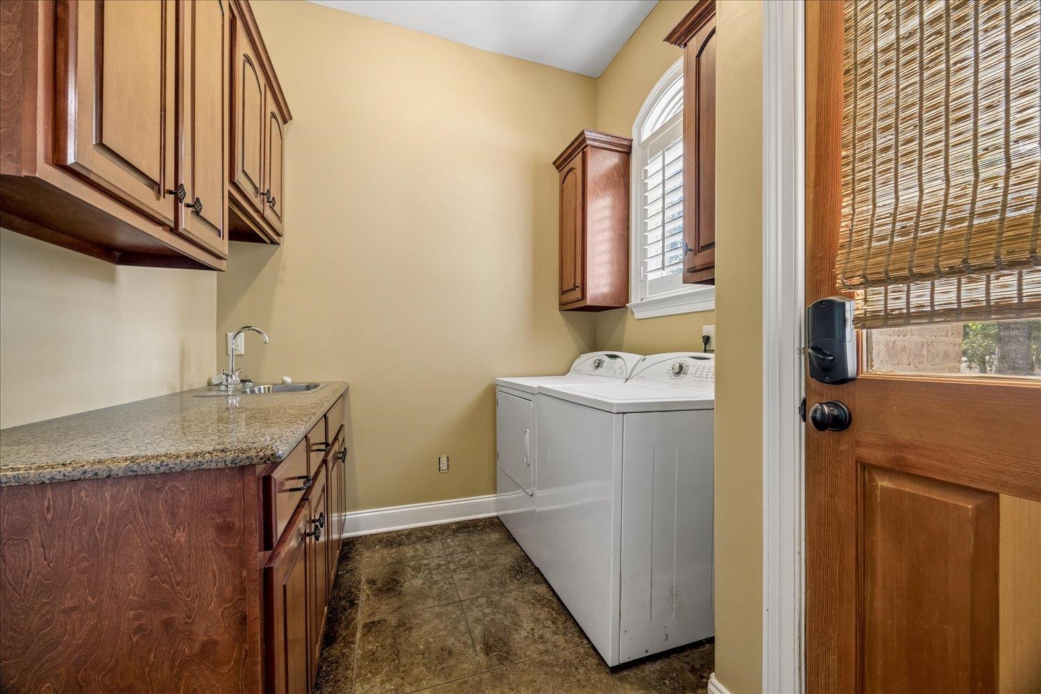 25 Lancaster Dr Property Photo 17
