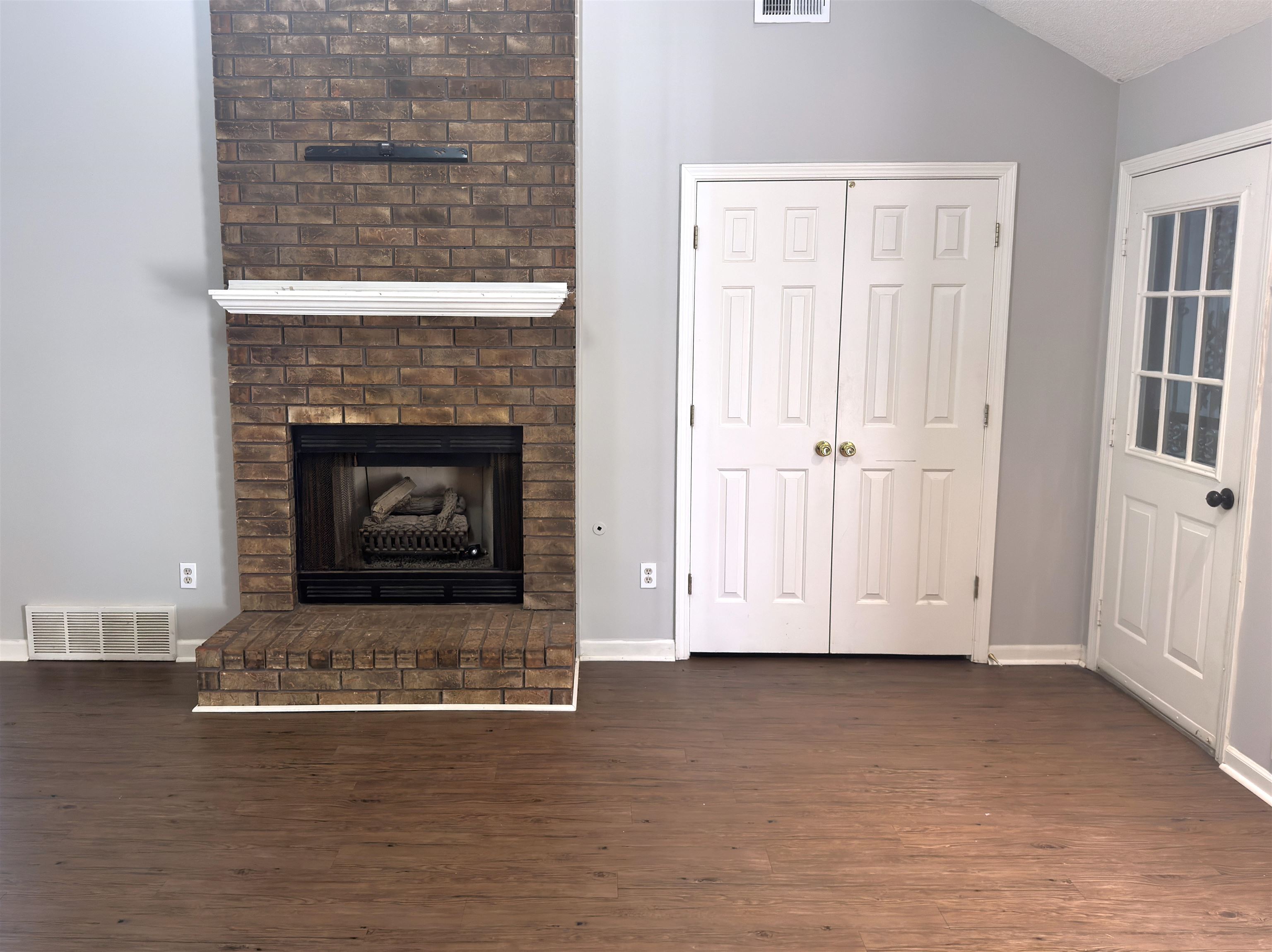 2806 Maryland Cir E Property Photo 3