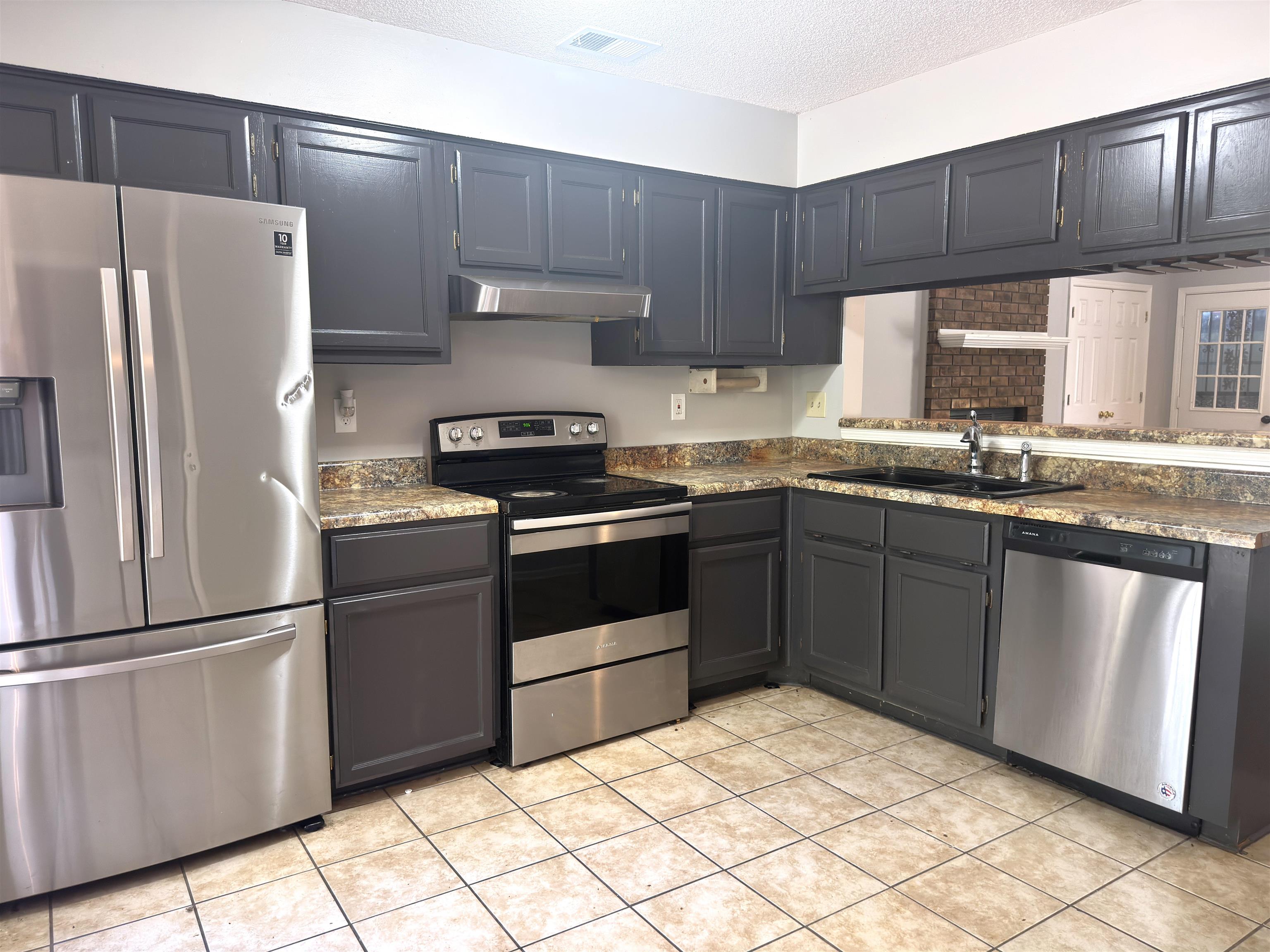 2806 Maryland Cir E Property Photo 7