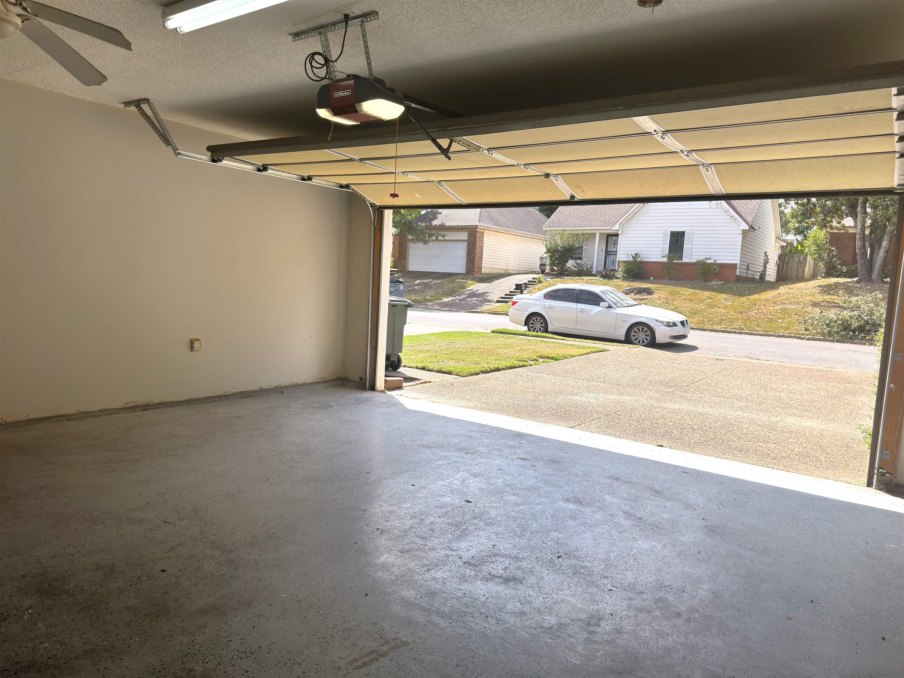 2806 Maryland Cir E Property Photo 17